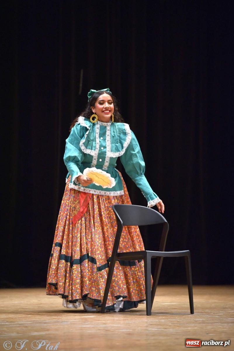 Zdjęcie w galerii na portalu naszraciborz.pl: Śląskie bez granic. Folklor z całego świata zagościł w Raciborzu [FOTO i WIDEO] wiadomości z regionu