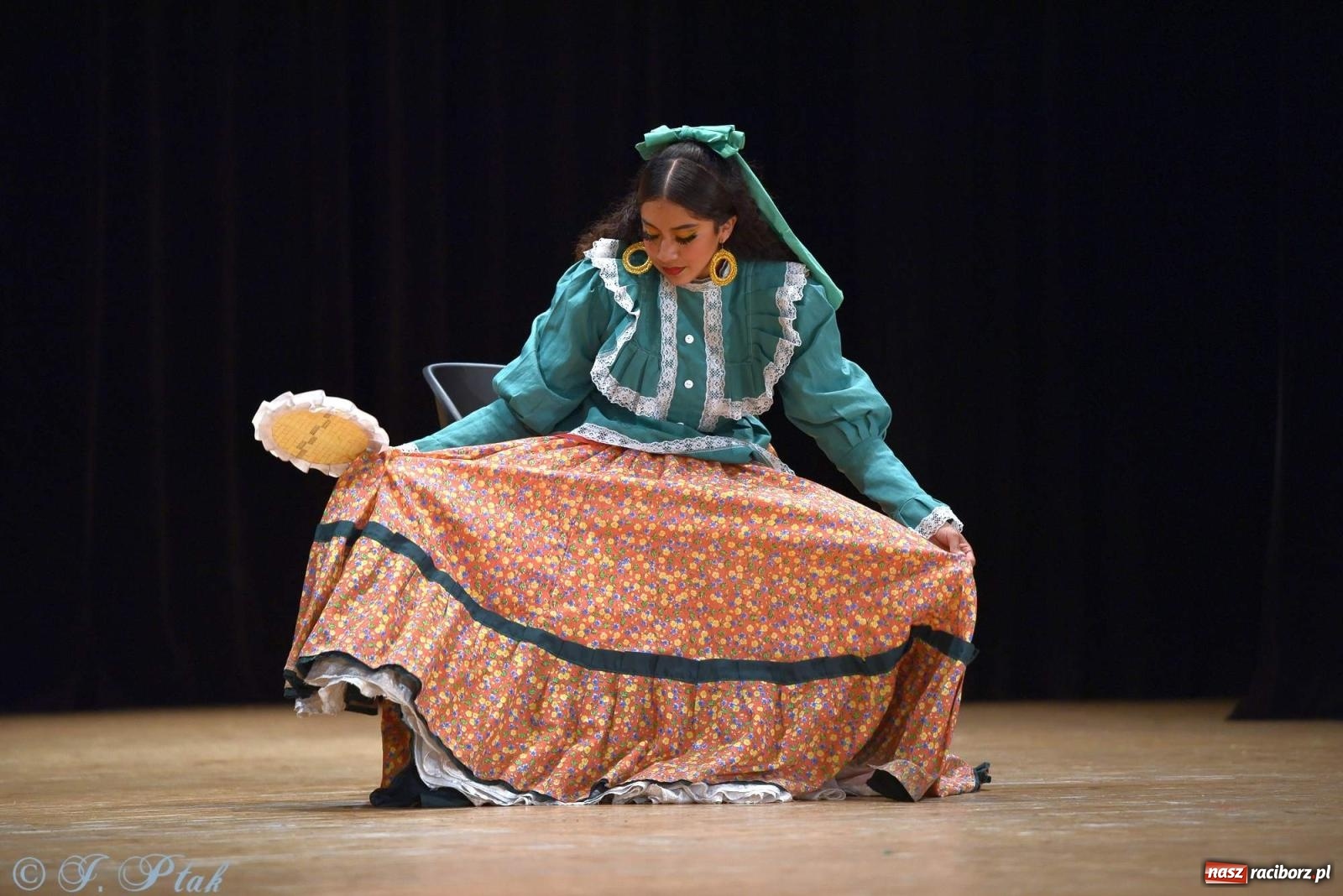 Zdjęcie w galerii na portalu naszraciborz.pl: Śląskie bez granic. Folklor z całego świata zagościł w Raciborzu [FOTO i WIDEO] wiadomości z regionu
