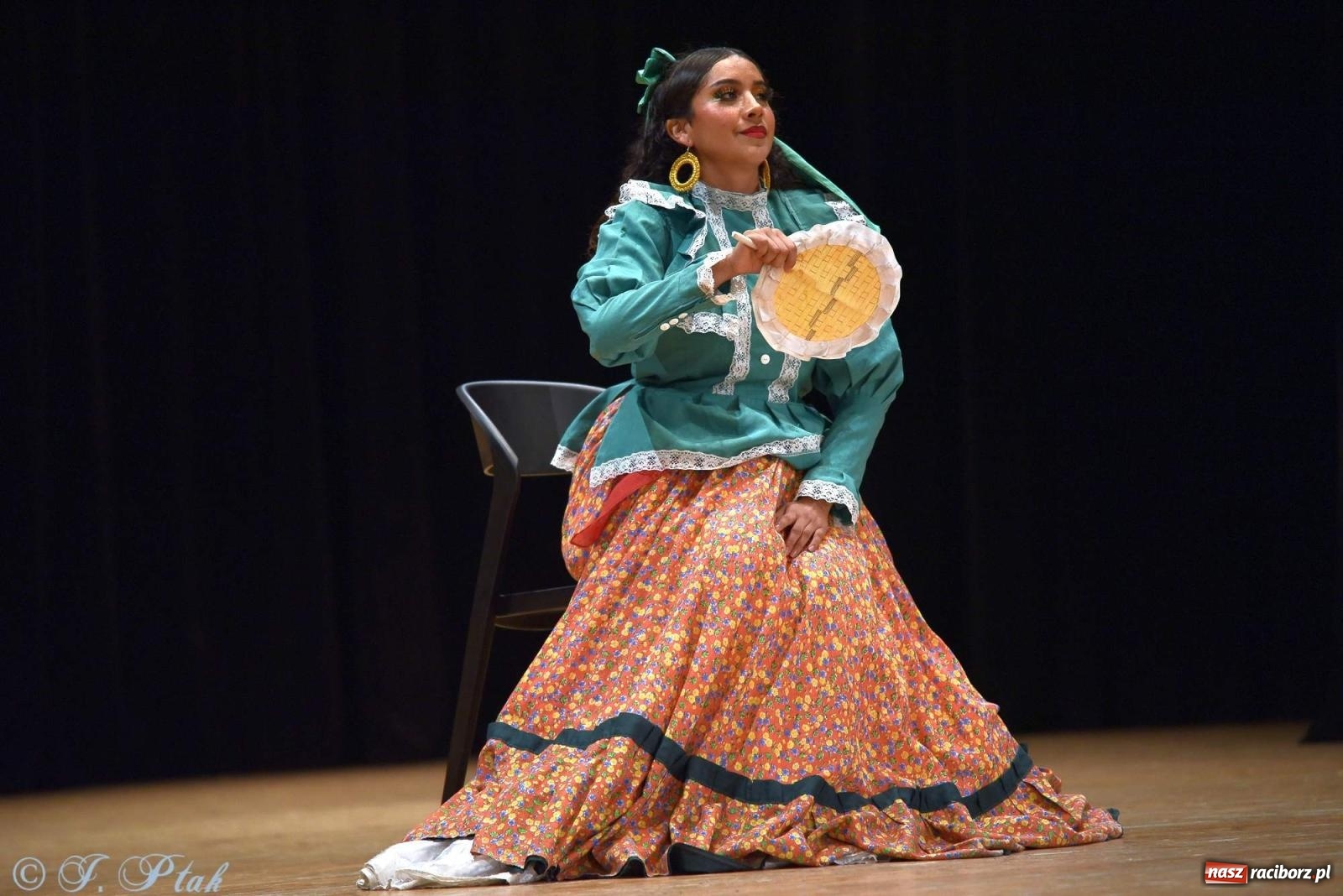 Zdjęcie w galerii na portalu naszraciborz.pl: Śląskie bez granic. Folklor z całego świata zagościł w Raciborzu [FOTO i WIDEO] wiadomości z regionu