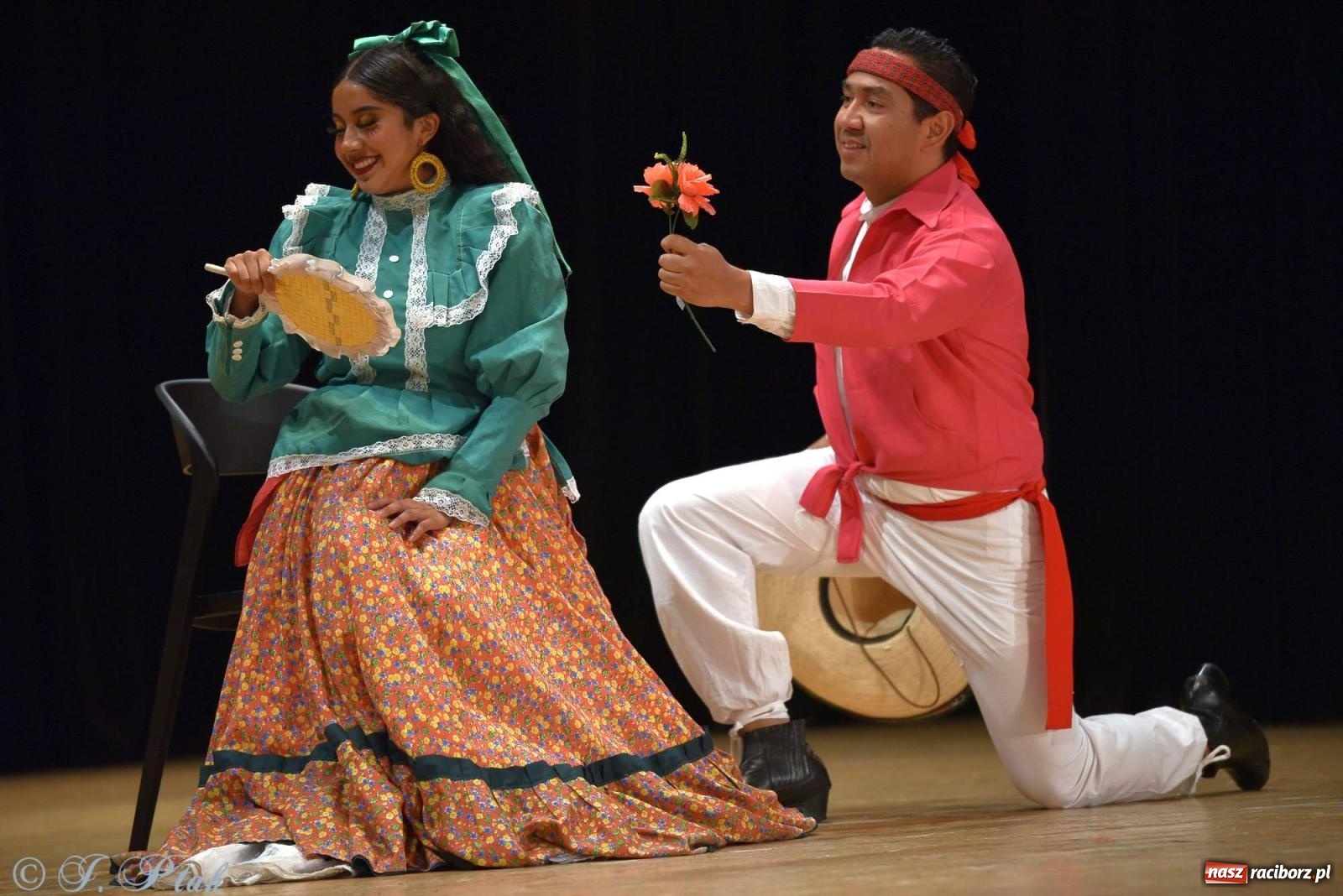 Zdjęcie w galerii na portalu naszraciborz.pl: Śląskie bez granic. Folklor z całego świata zagościł w Raciborzu [FOTO i WIDEO] wiadomości z regionu