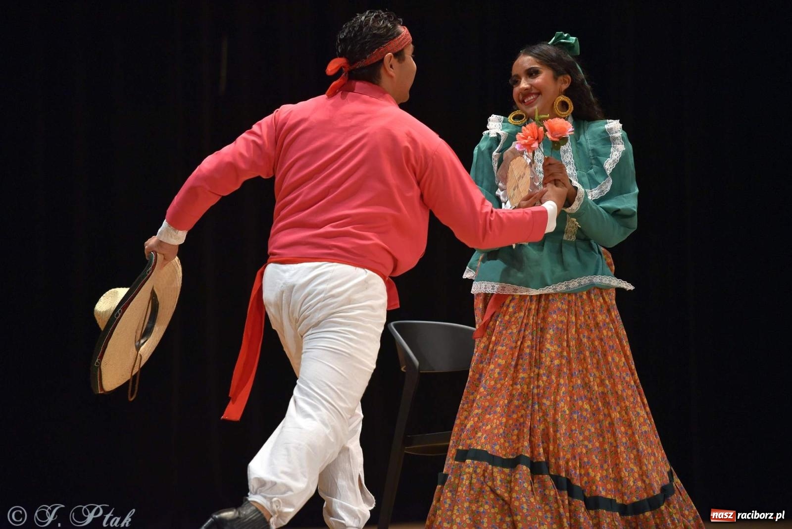 Zdjęcie w galerii na portalu naszraciborz.pl: Śląskie bez granic. Folklor z całego świata zagościł w Raciborzu [FOTO i WIDEO] wiadomości z regionu