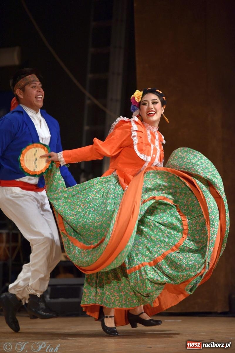 Zdjęcie w galerii na portalu naszraciborz.pl: Śląskie bez granic. Folklor z całego świata zagościł w Raciborzu [FOTO i WIDEO] wiadomości z regionu