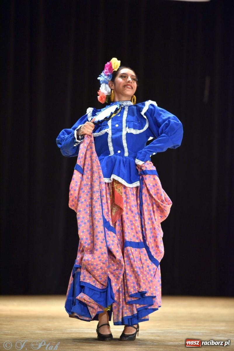 Zdjęcie w galerii na portalu naszraciborz.pl: Śląskie bez granic. Folklor z całego świata zagościł w Raciborzu [FOTO i WIDEO] wiadomości z regionu