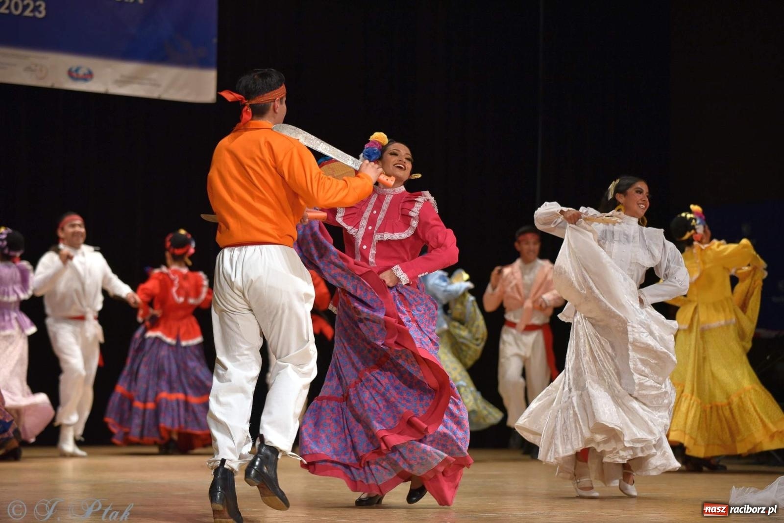 Zdjęcie w galerii na portalu naszraciborz.pl: Śląskie bez granic. Folklor z całego świata zagościł w Raciborzu [FOTO i WIDEO] wiadomości z regionu