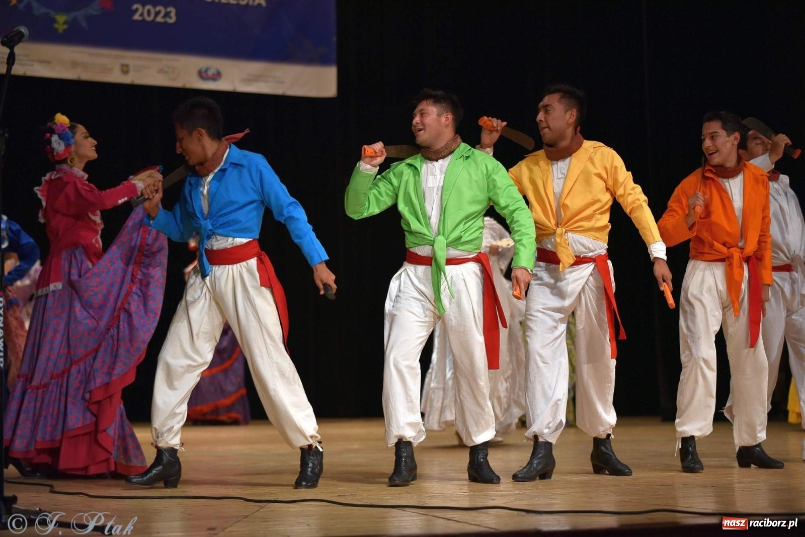 Zdjęcie w galerii na portalu naszraciborz.pl: Śląskie bez granic. Folklor z całego świata zagościł w Raciborzu [FOTO i WIDEO] wiadomości z regionu