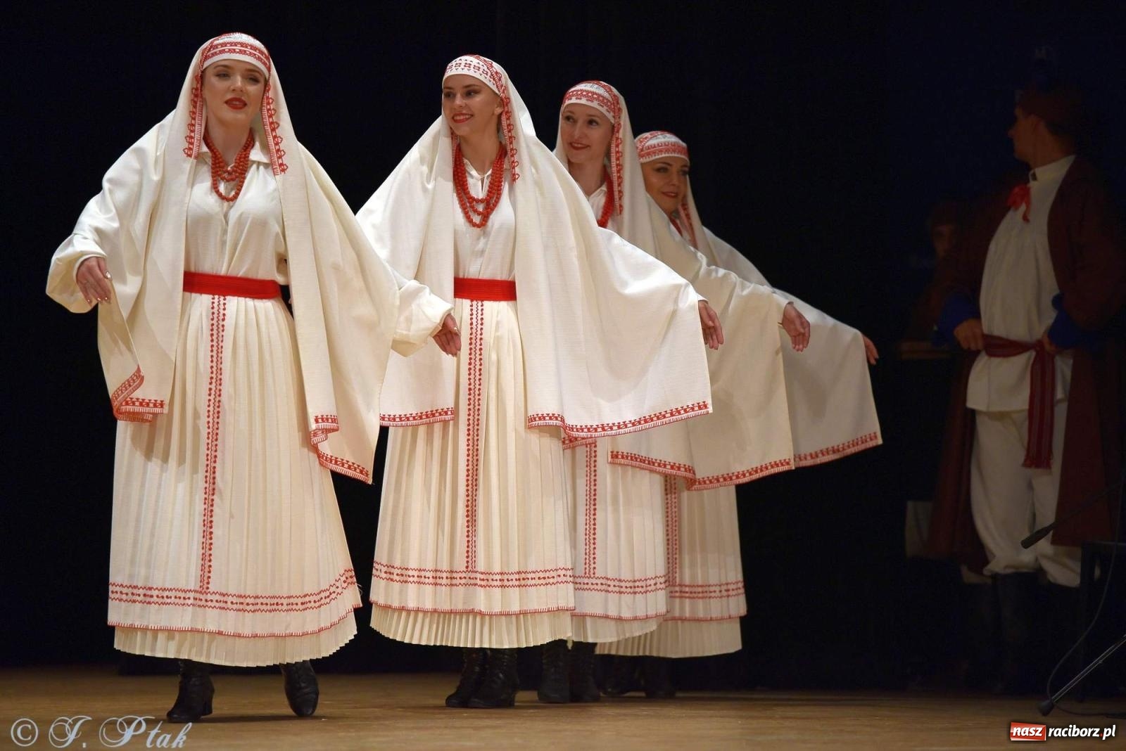 Zdjęcie w galerii na portalu naszraciborz.pl: Śląskie bez granic. Folklor z całego świata zagościł w Raciborzu [FOTO i WIDEO] wiadomości z regionu