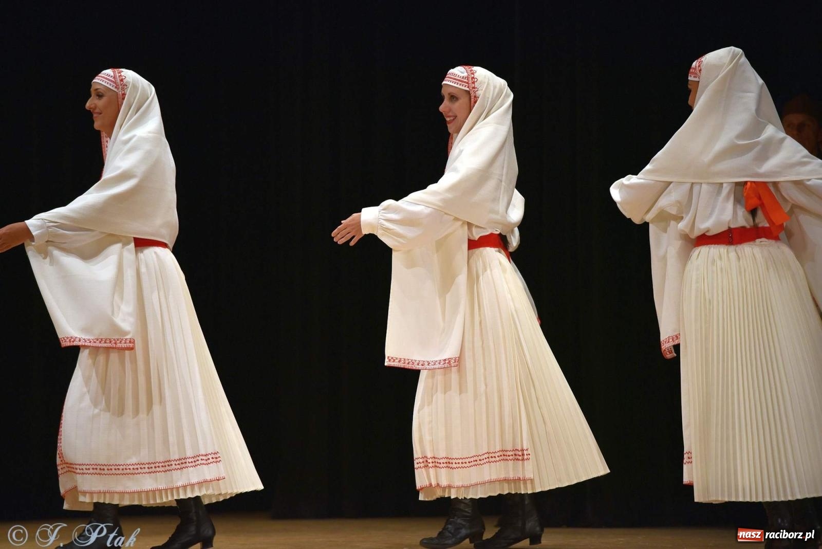 Zdjęcie w galerii na portalu naszraciborz.pl: Śląskie bez granic. Folklor z całego świata zagościł w Raciborzu [FOTO i WIDEO] wiadomości z regionu