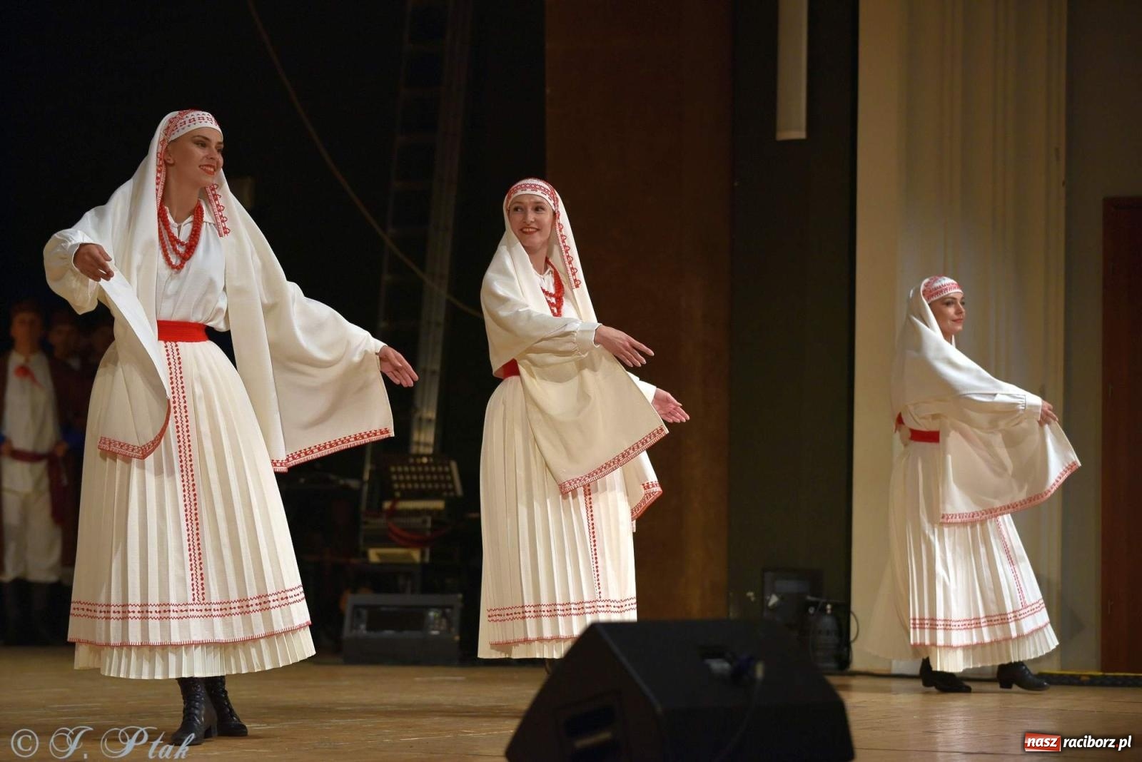 Zdjęcie w galerii na portalu naszraciborz.pl: Śląskie bez granic. Folklor z całego świata zagościł w Raciborzu [FOTO i WIDEO] wiadomości z regionu