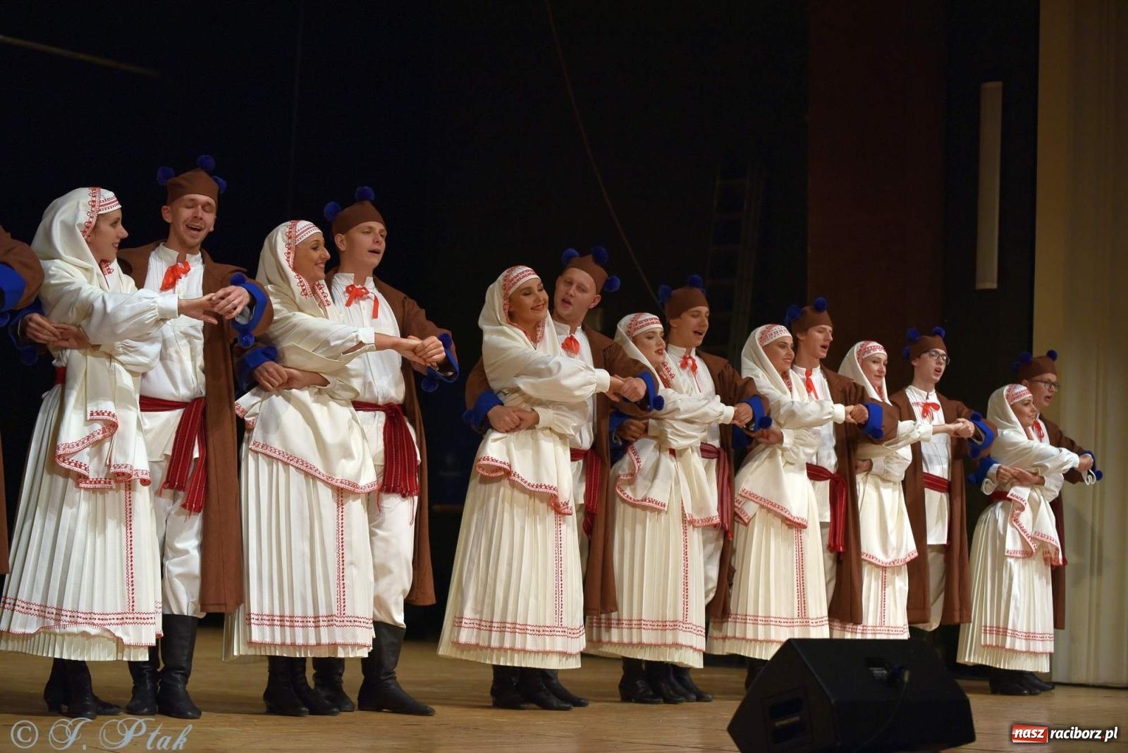 Zdjęcie w galerii na portalu naszraciborz.pl: Śląskie bez granic. Folklor z całego świata zagościł w Raciborzu [FOTO i WIDEO] wiadomości z regionu