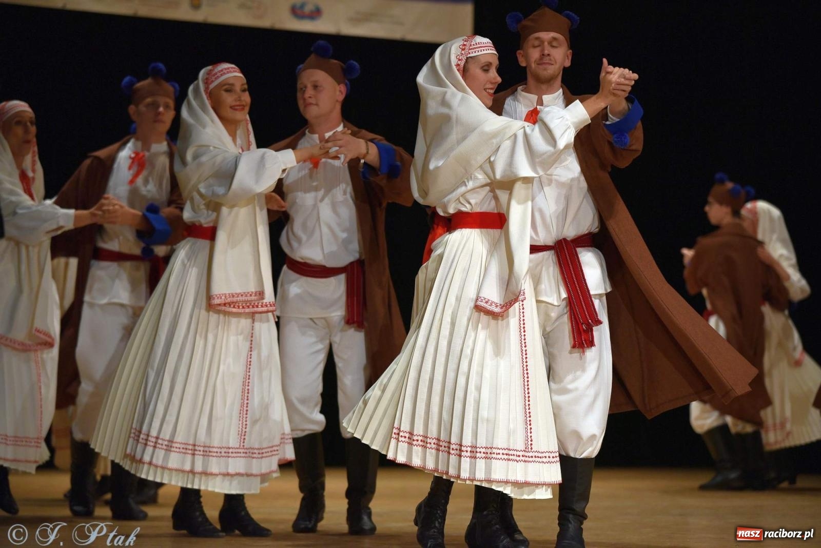 Zdjęcie w galerii na portalu naszraciborz.pl: Śląskie bez granic. Folklor z całego świata zagościł w Raciborzu [FOTO i WIDEO] wiadomości z regionu