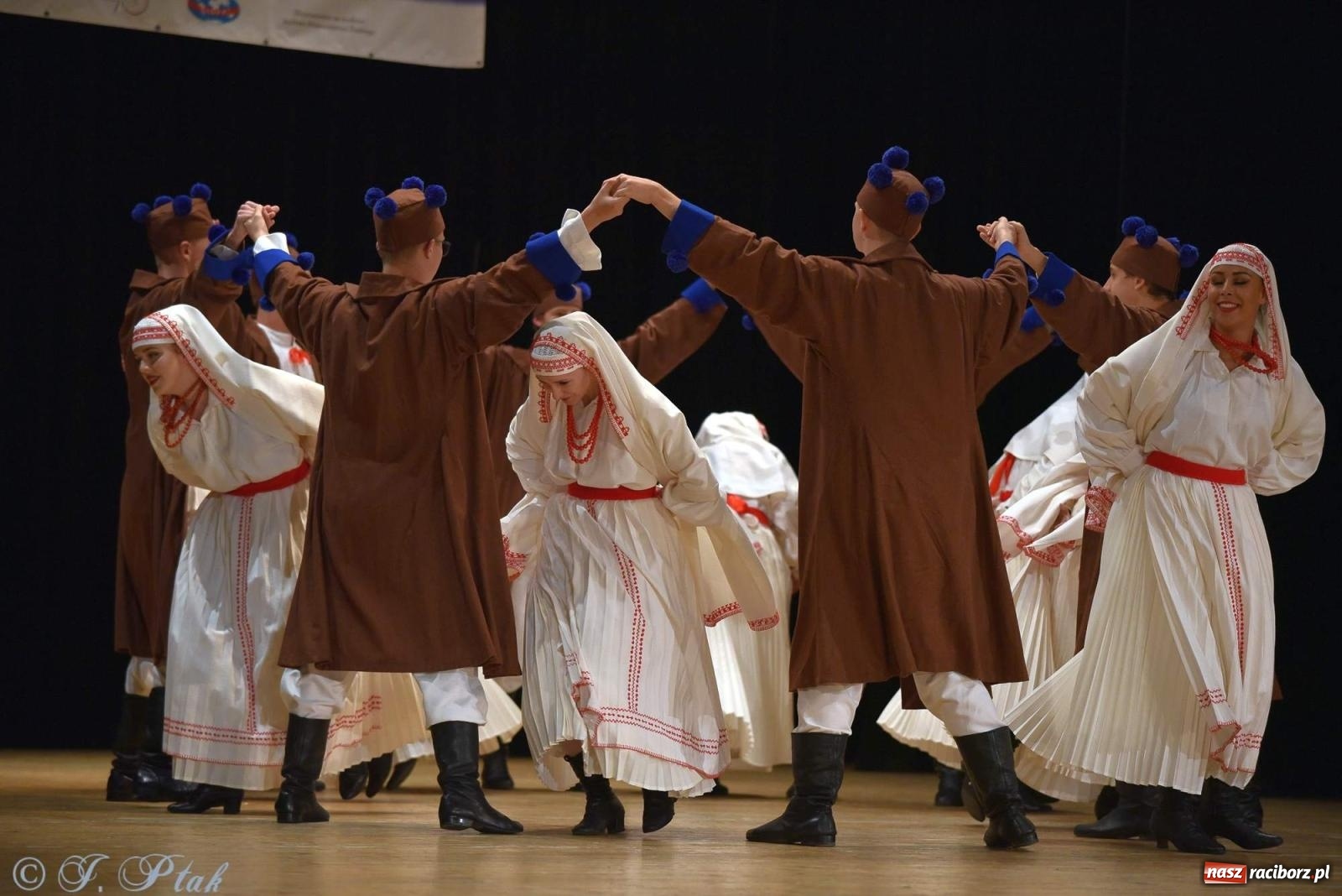 Zdjęcie w galerii na portalu naszraciborz.pl: Śląskie bez granic. Folklor z całego świata zagościł w Raciborzu [FOTO i WIDEO] wiadomości z regionu
