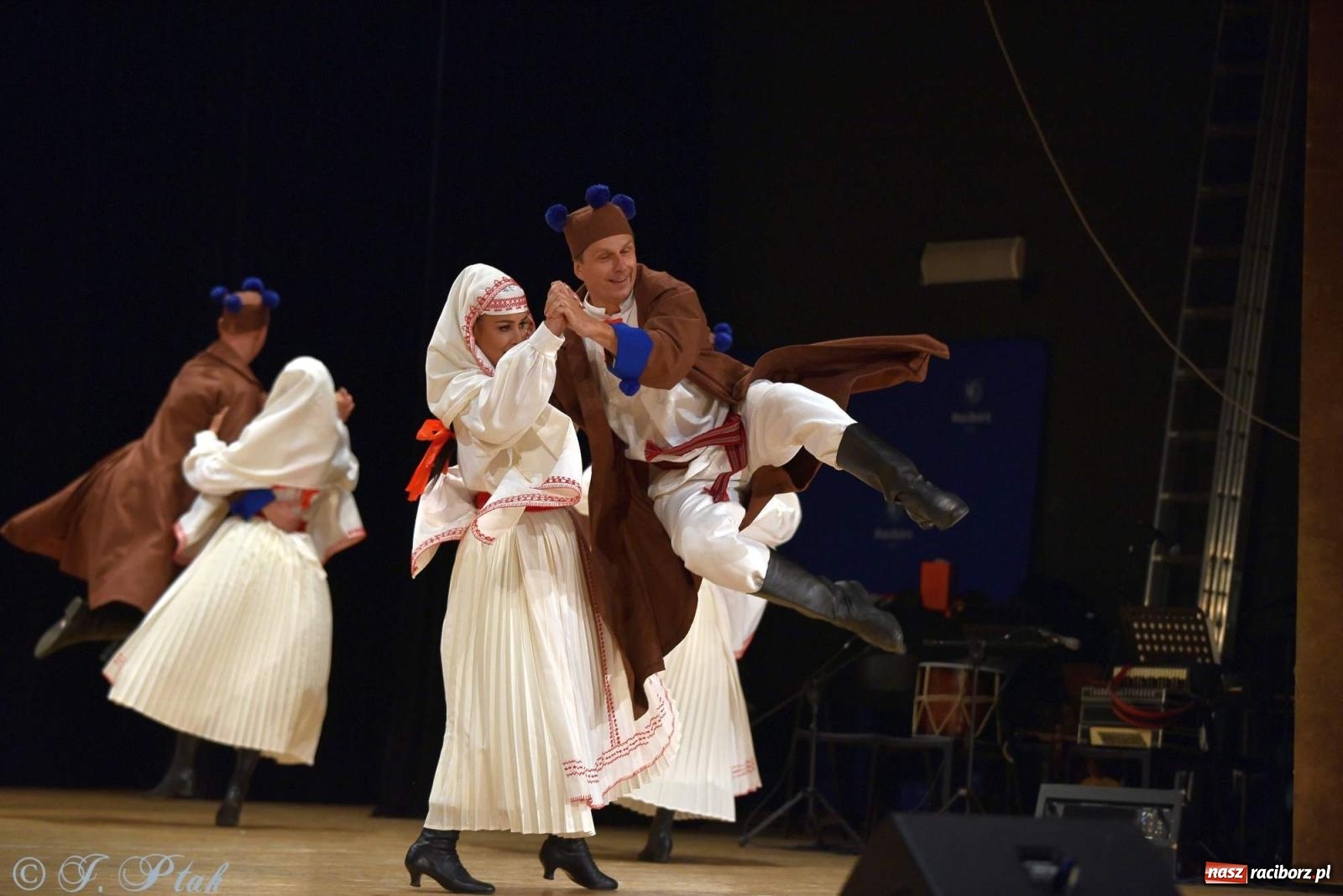 Zdjęcie w galerii na portalu naszraciborz.pl: Śląskie bez granic. Folklor z całego świata zagościł w Raciborzu [FOTO i WIDEO] wiadomości z regionu