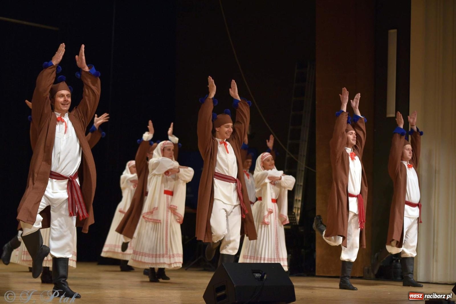 Zdjęcie w galerii na portalu naszraciborz.pl: Śląskie bez granic. Folklor z całego świata zagościł w Raciborzu [FOTO i WIDEO] wiadomości z regionu