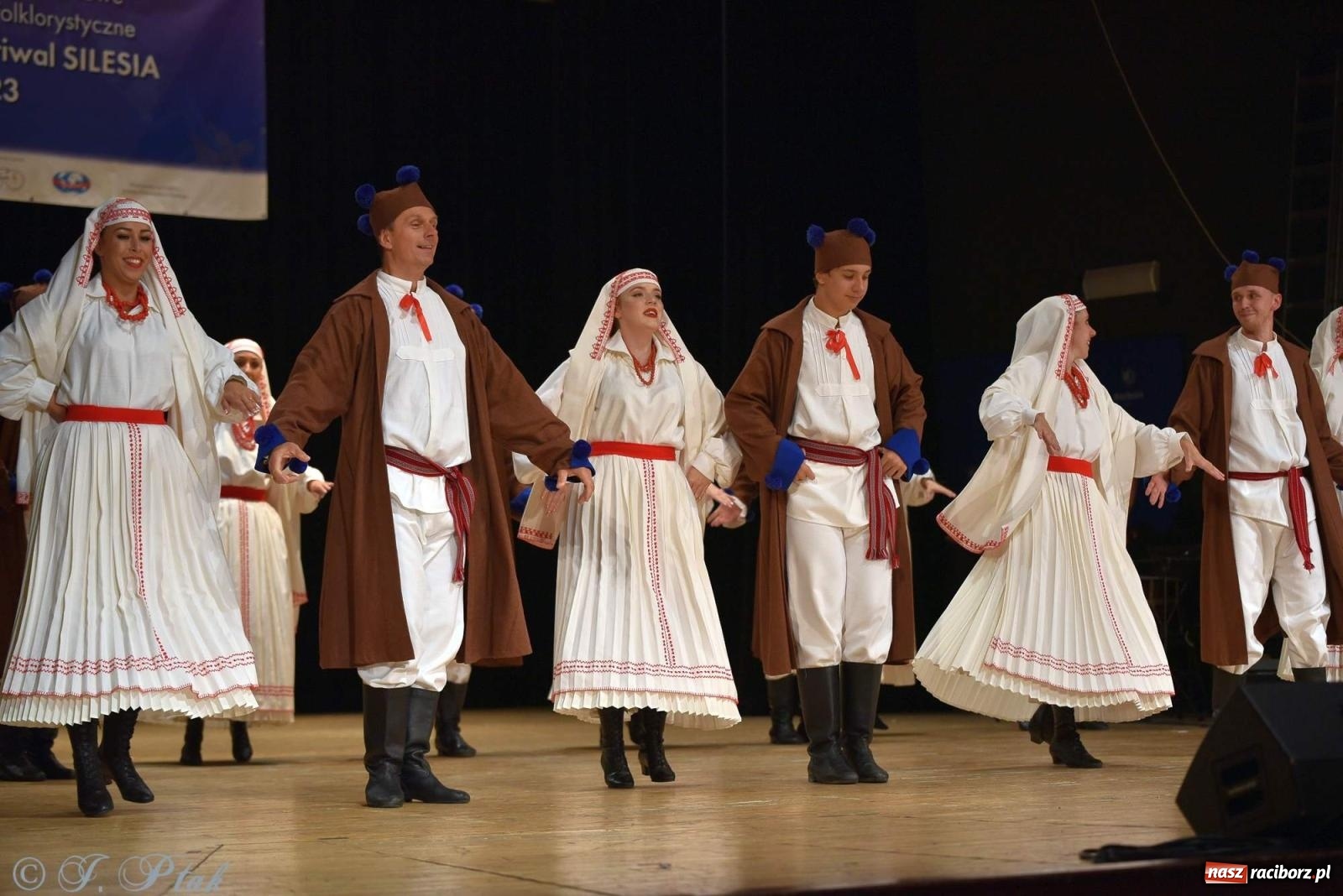 Zdjęcie w galerii na portalu naszraciborz.pl: Śląskie bez granic. Folklor z całego świata zagościł w Raciborzu [FOTO i WIDEO] wiadomości z regionu