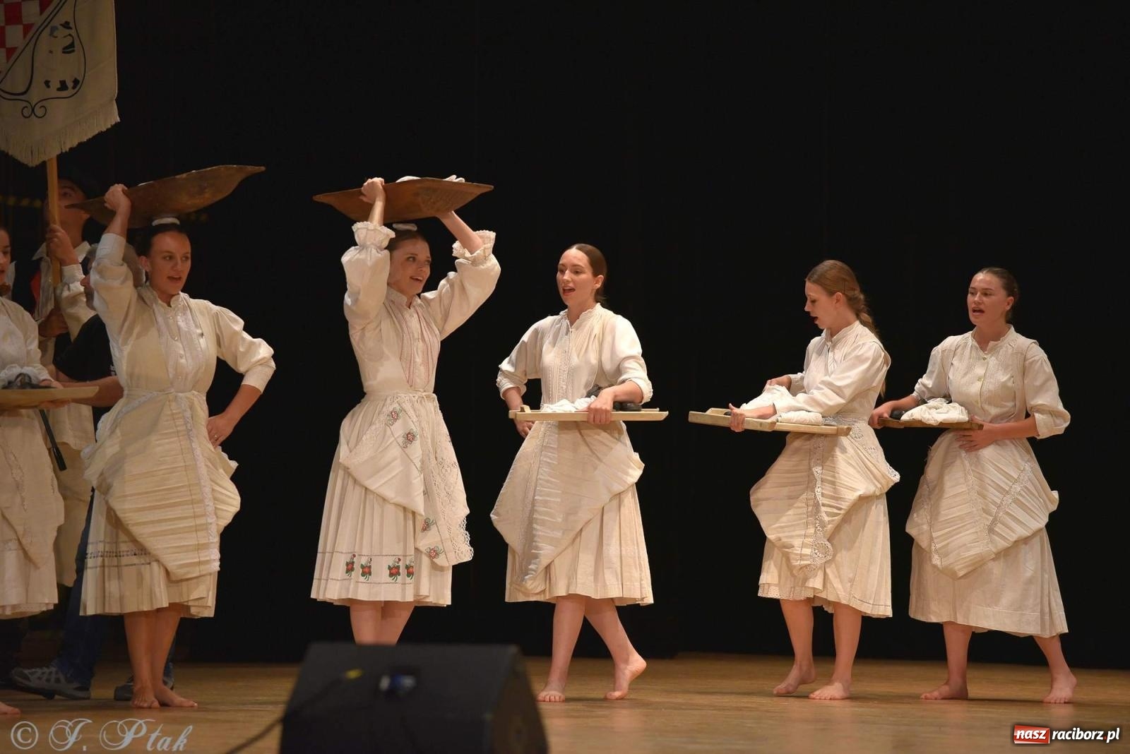 Zdjęcie w galerii na portalu naszraciborz.pl: Śląskie bez granic. Folklor z całego świata zagościł w Raciborzu [FOTO i WIDEO] wiadomości z regionu