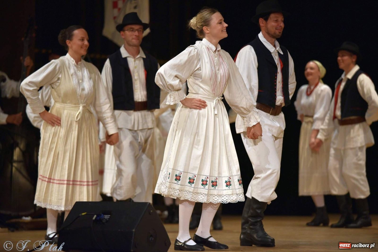 Zdjęcie w galerii na portalu naszraciborz.pl: Śląskie bez granic. Folklor z całego świata zagościł w Raciborzu [FOTO i WIDEO] wiadomości z regionu