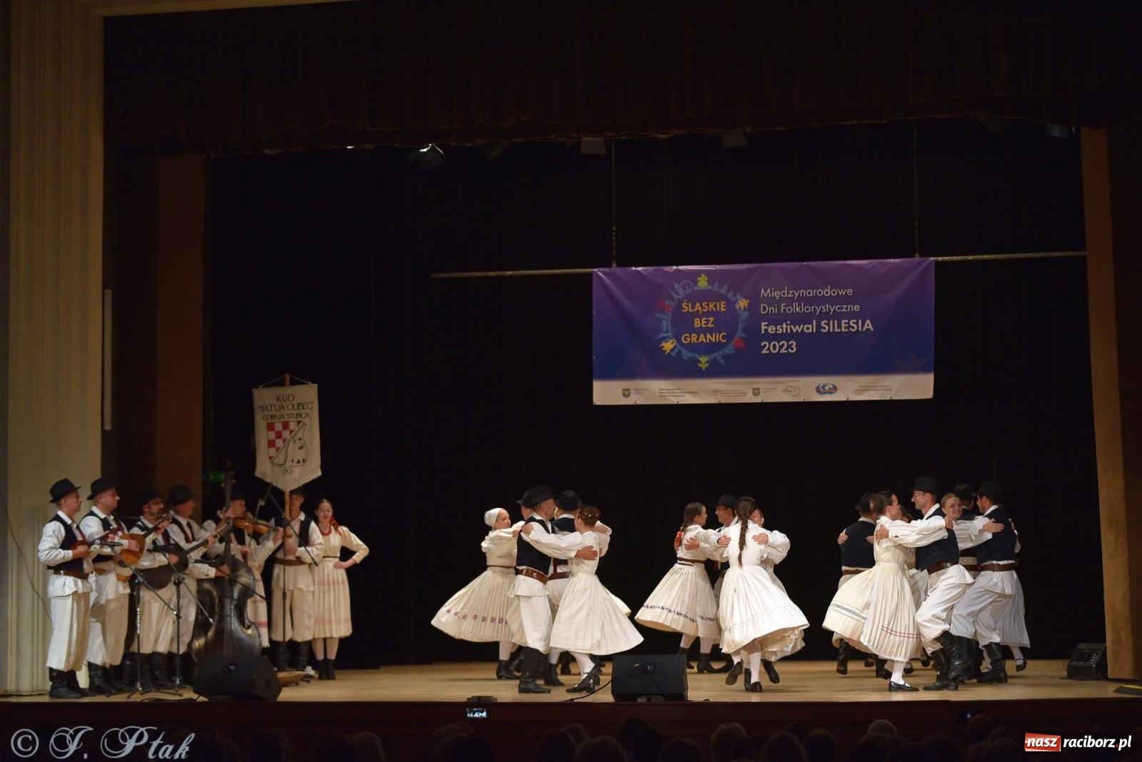 Zdjęcie w galerii na portalu naszraciborz.pl: Śląskie bez granic. Folklor z całego świata zagościł w Raciborzu [FOTO i WIDEO] wiadomości z regionu
