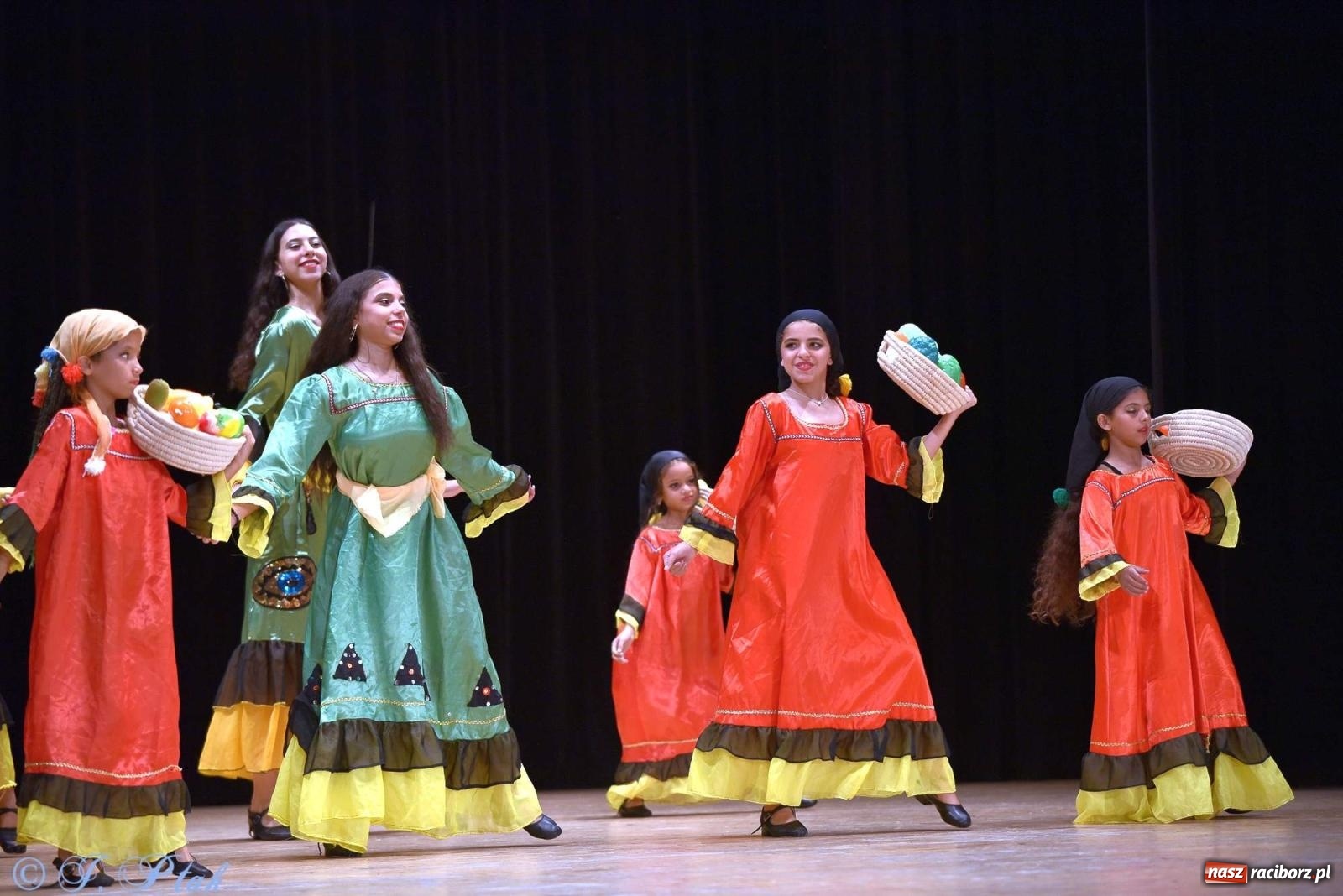 Zdjęcie w galerii na portalu naszraciborz.pl: Śląskie bez granic. Folklor z całego świata zagościł w Raciborzu [FOTO i WIDEO] wiadomości z regionu