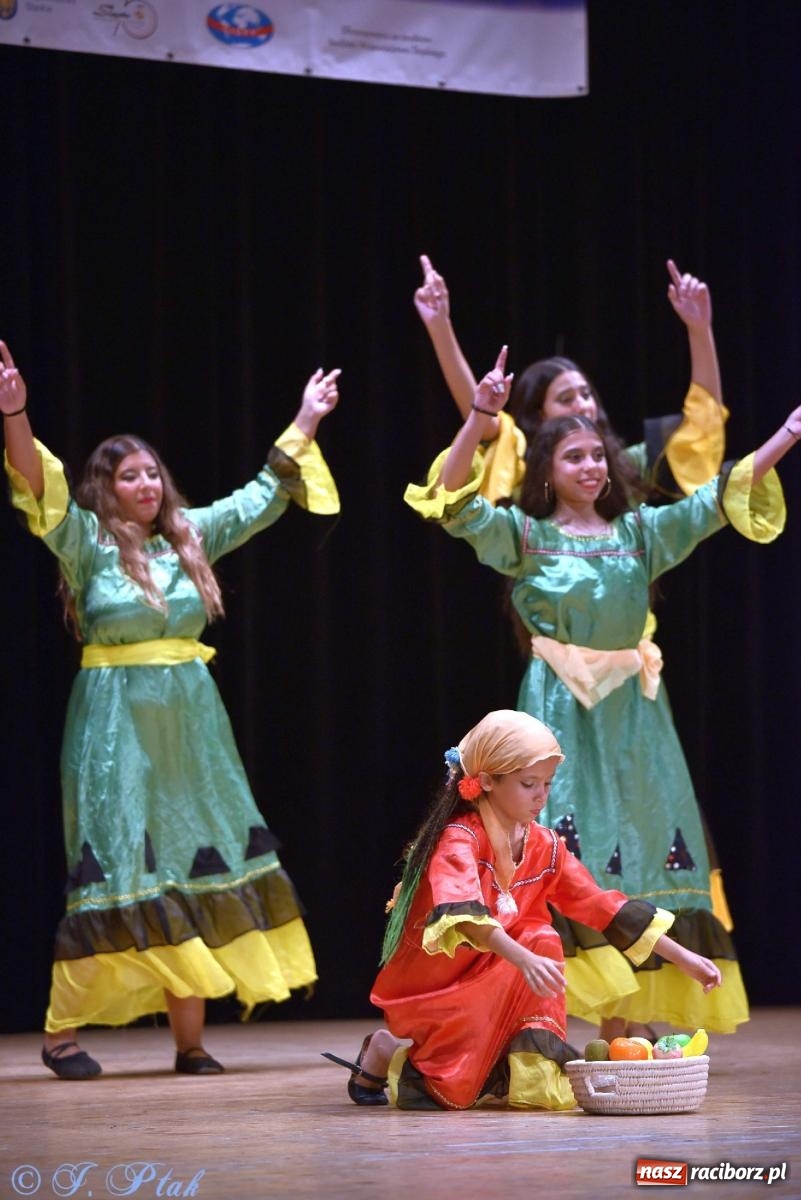 Zdjęcie w galerii na portalu naszraciborz.pl: Śląskie bez granic. Folklor z całego świata zagościł w Raciborzu [FOTO i WIDEO] wiadomości z regionu