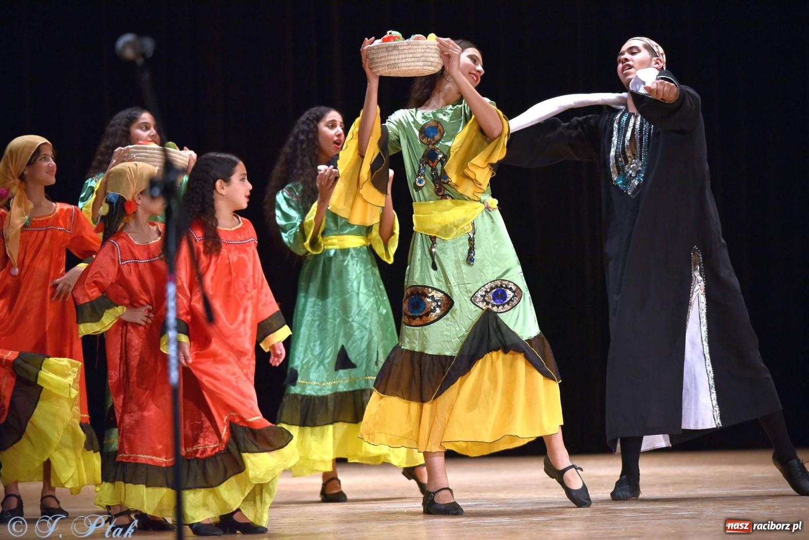 Zdjęcie w galerii na portalu naszraciborz.pl: Śląskie bez granic. Folklor z całego świata zagościł w Raciborzu [FOTO i WIDEO] wiadomości z regionu