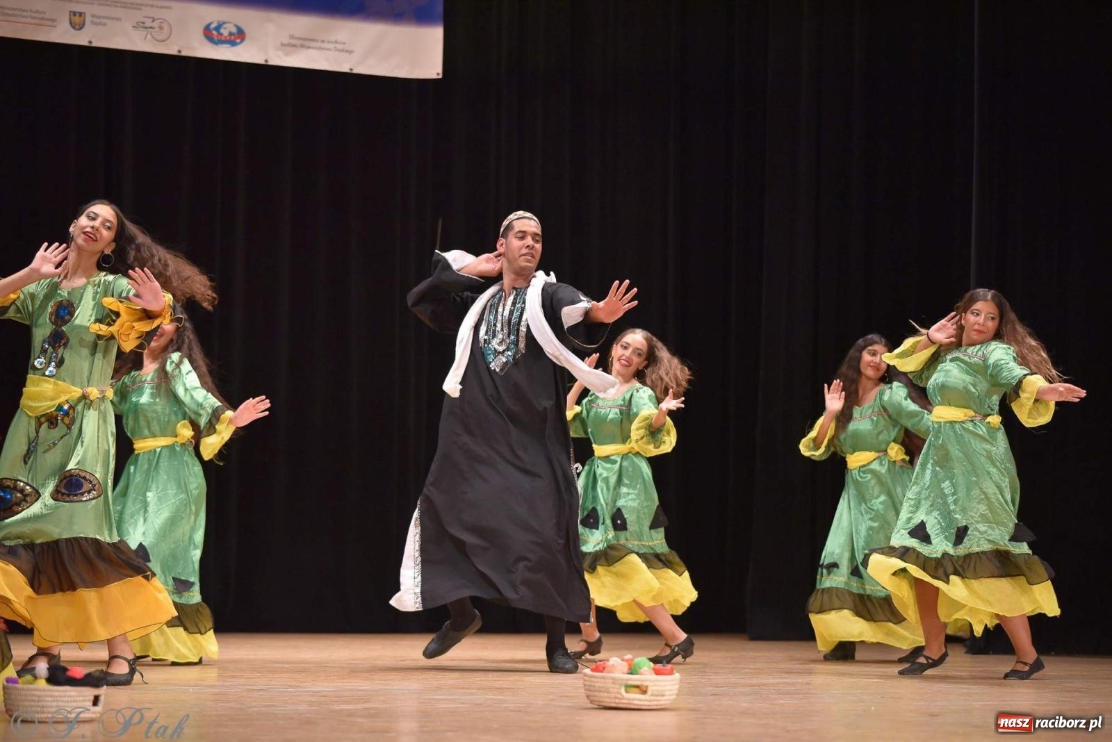Zdjęcie w galerii na portalu naszraciborz.pl: Śląskie bez granic. Folklor z całego świata zagościł w Raciborzu [FOTO i WIDEO] wiadomości z regionu