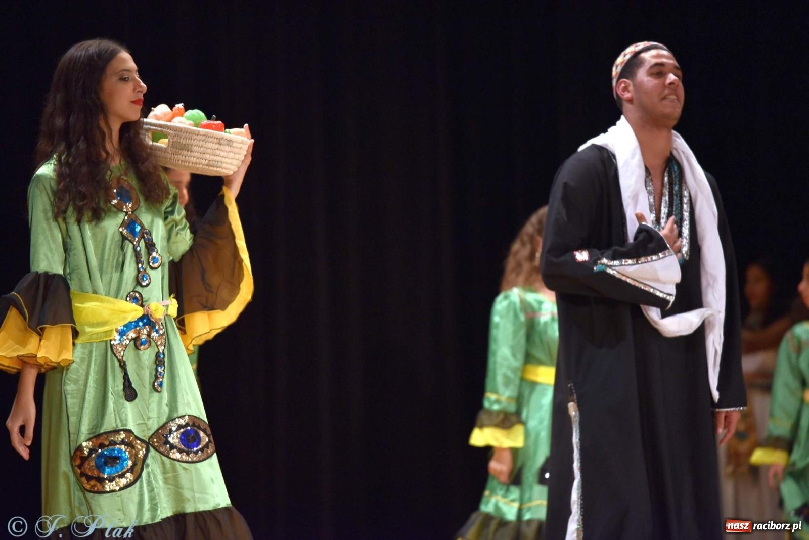 Zdjęcie w galerii na portalu naszraciborz.pl: Śląskie bez granic. Folklor z całego świata zagościł w Raciborzu [FOTO i WIDEO] wiadomości z regionu