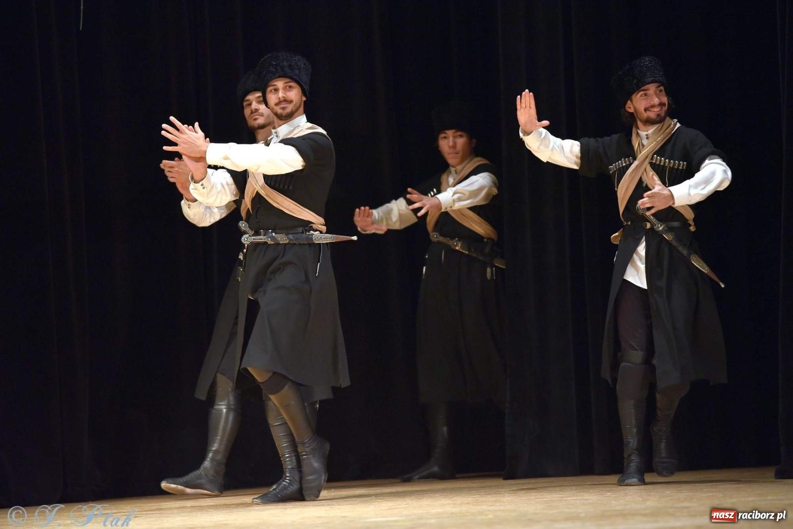 Zdjęcie w galerii na portalu naszraciborz.pl: Śląskie bez granic. Folklor z całego świata zagościł w Raciborzu [FOTO i WIDEO] wiadomości z regionu