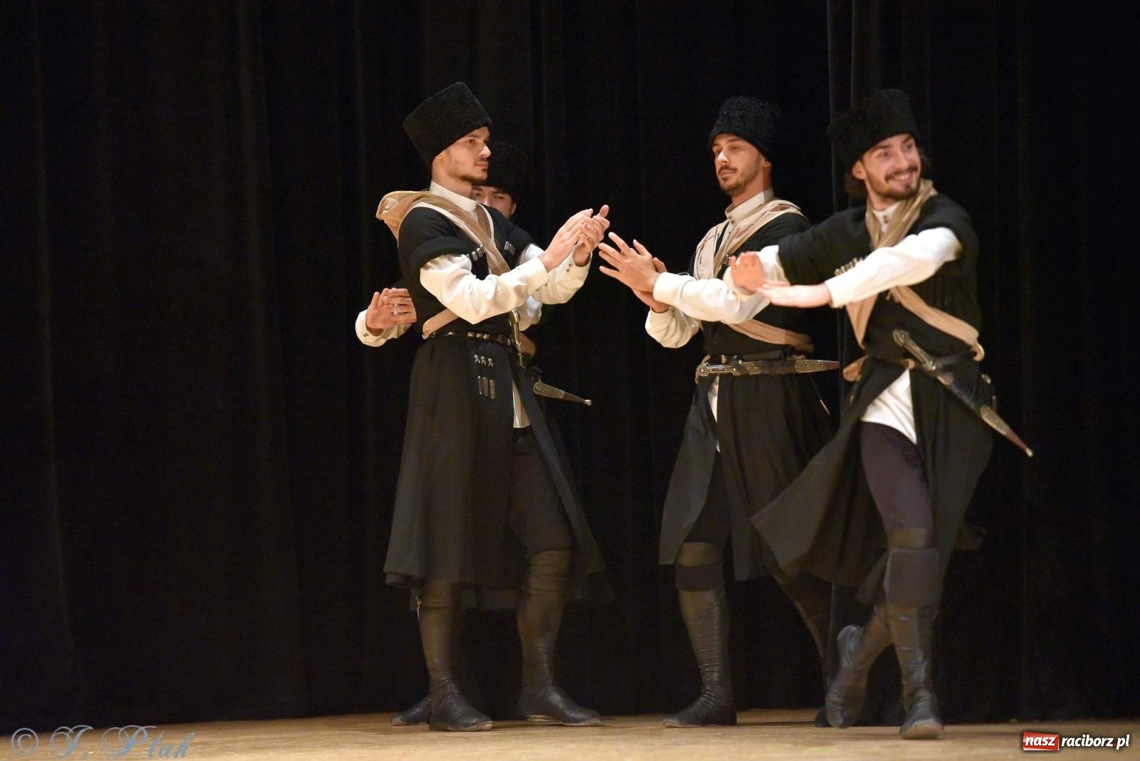 Zdjęcie w galerii na portalu naszraciborz.pl: Śląskie bez granic. Folklor z całego świata zagościł w Raciborzu [FOTO i WIDEO] wiadomości z regionu