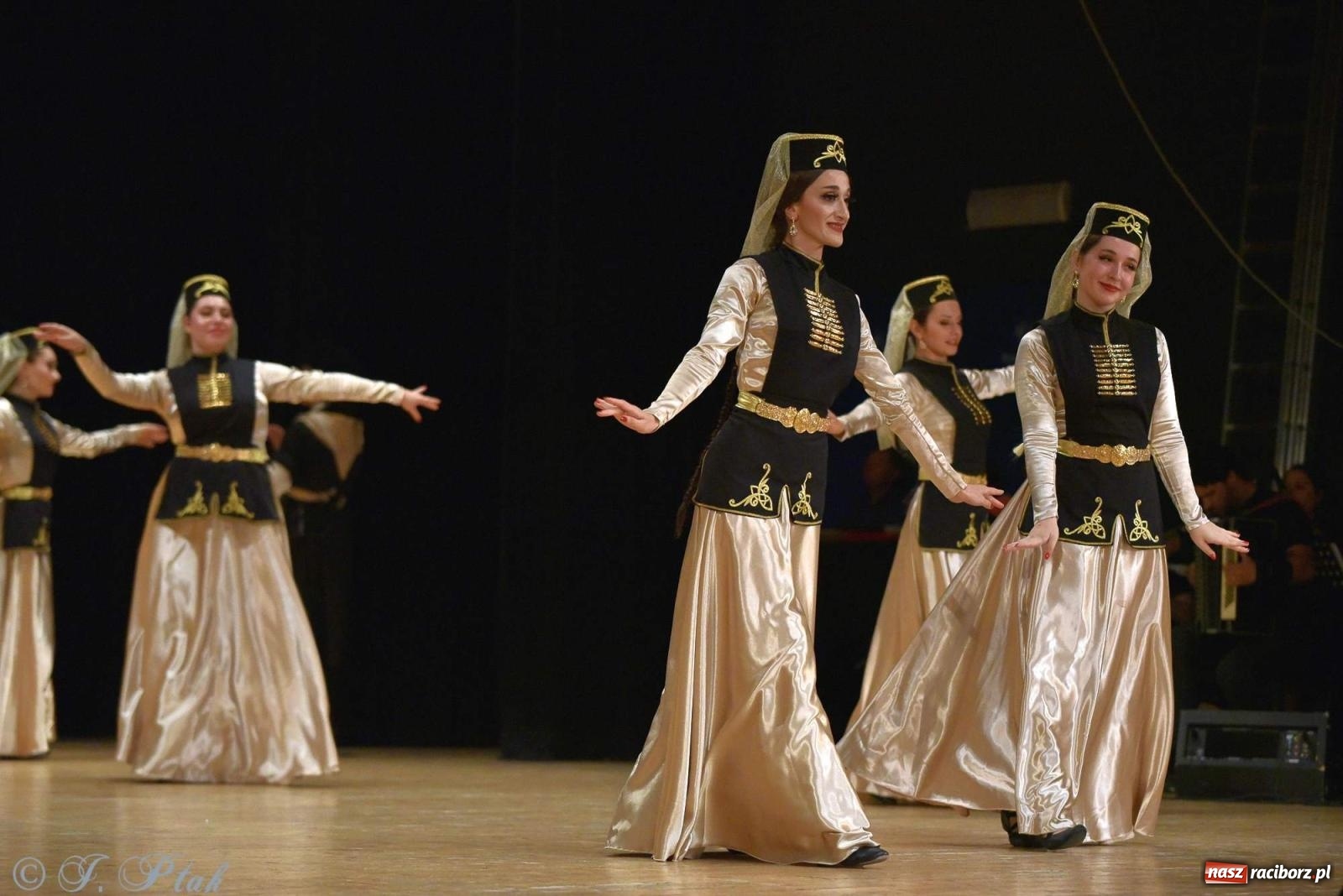 Zdjęcie w galerii na portalu naszraciborz.pl: Śląskie bez granic. Folklor z całego świata zagościł w Raciborzu [FOTO i WIDEO] wiadomości z regionu