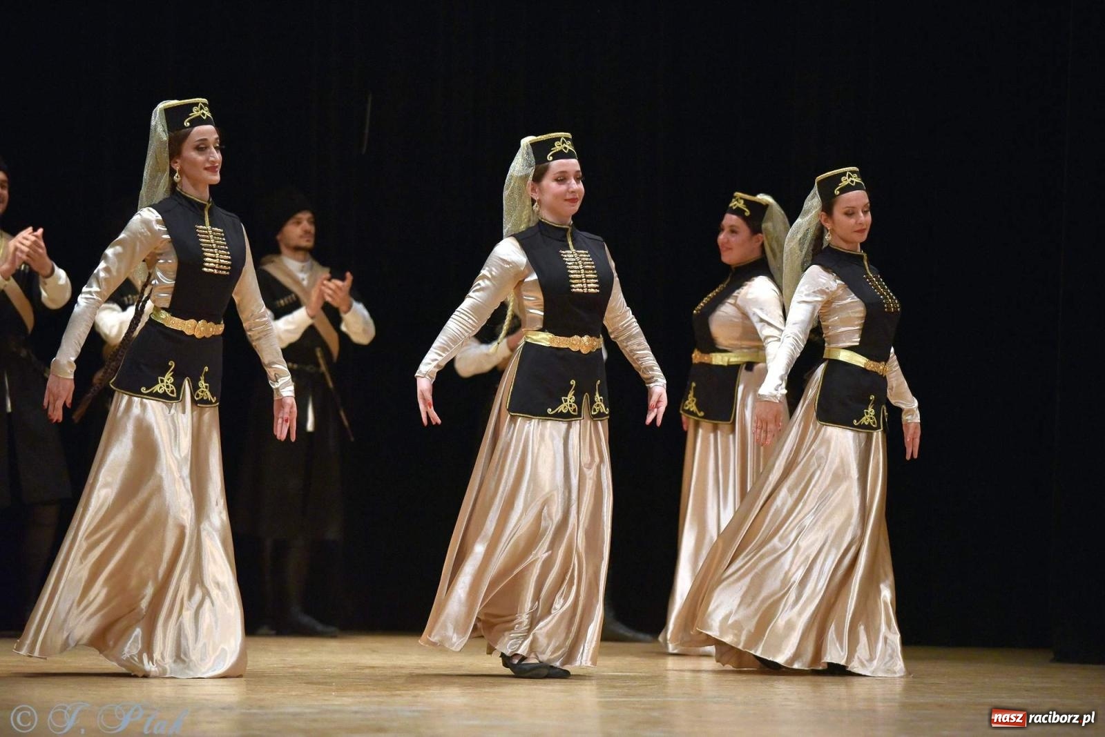 Zdjęcie w galerii na portalu naszraciborz.pl: Śląskie bez granic. Folklor z całego świata zagościł w Raciborzu [FOTO i WIDEO] wiadomości z regionu