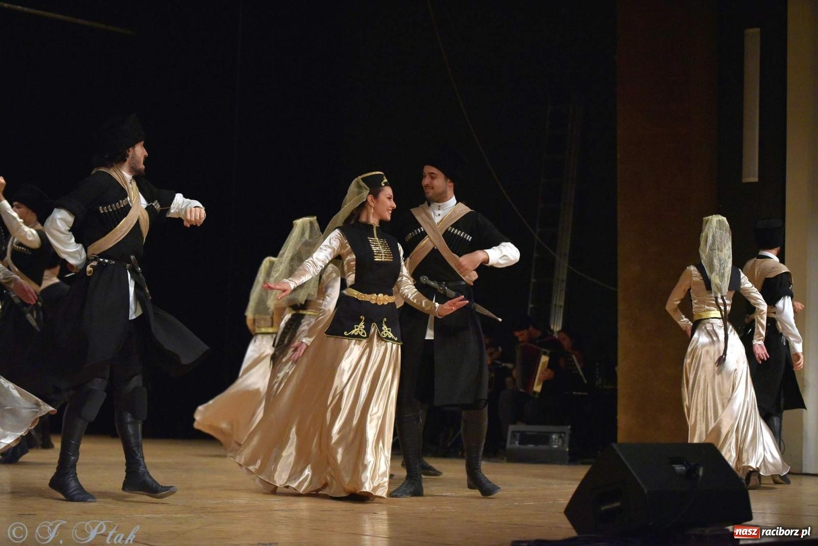 Zdjęcie w galerii na portalu naszraciborz.pl: Śląskie bez granic. Folklor z całego świata zagościł w Raciborzu [FOTO i WIDEO] wiadomości z regionu