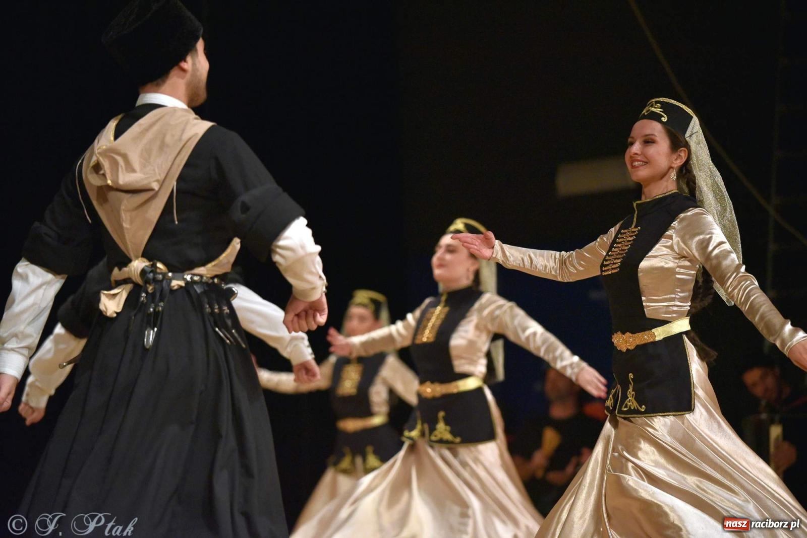 Zdjęcie w galerii na portalu naszraciborz.pl: Śląskie bez granic. Folklor z całego świata zagościł w Raciborzu [FOTO i WIDEO] wiadomości z regionu