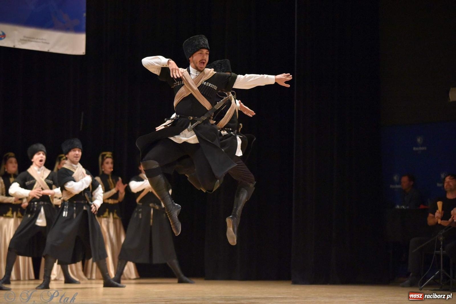 Zdjęcie w galerii na portalu naszraciborz.pl: Śląskie bez granic. Folklor z całego świata zagościł w Raciborzu [FOTO i WIDEO] wiadomości z regionu