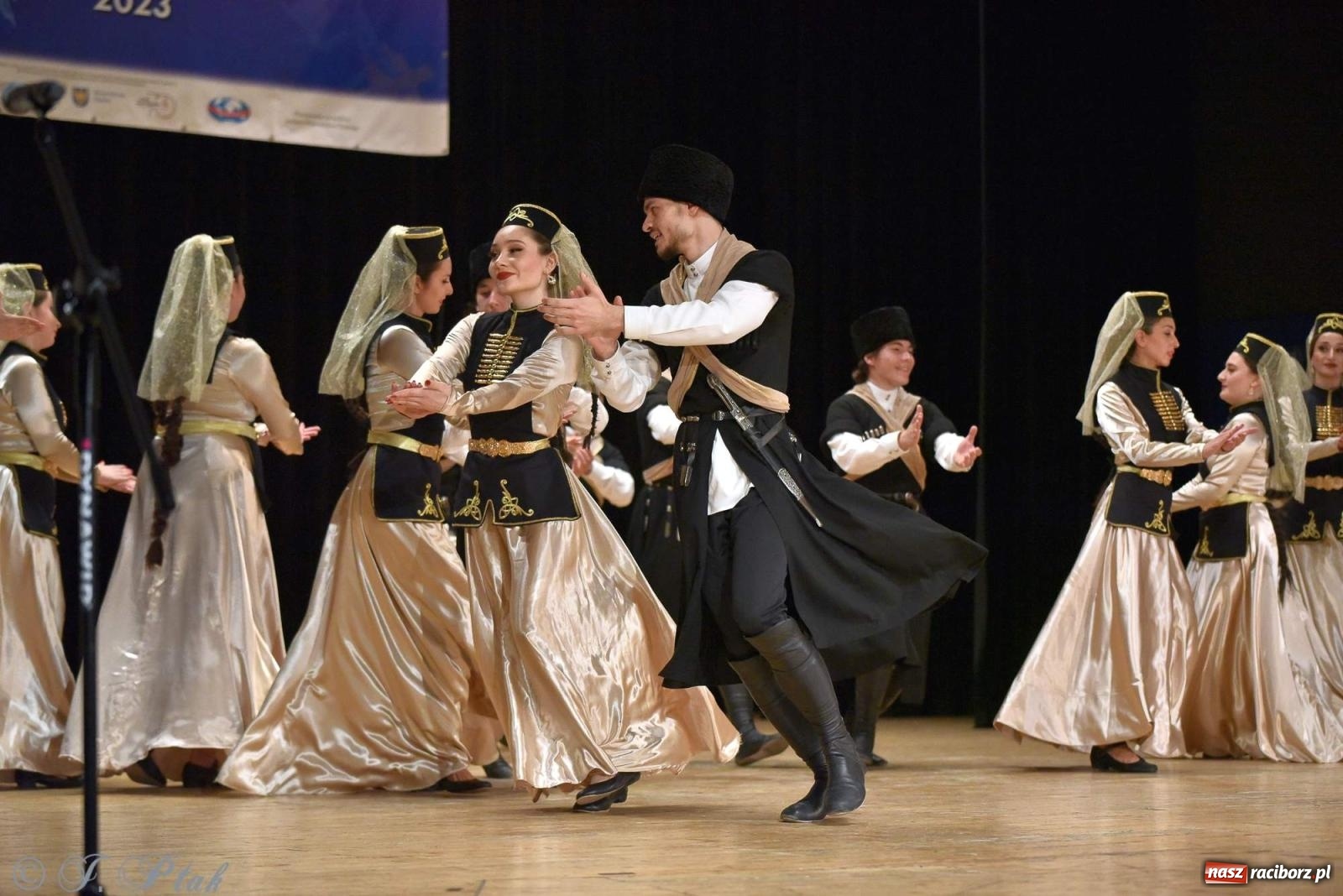Zdjęcie w galerii na portalu naszraciborz.pl: Śląskie bez granic. Folklor z całego świata zagościł w Raciborzu [FOTO i WIDEO] wiadomości z regionu
