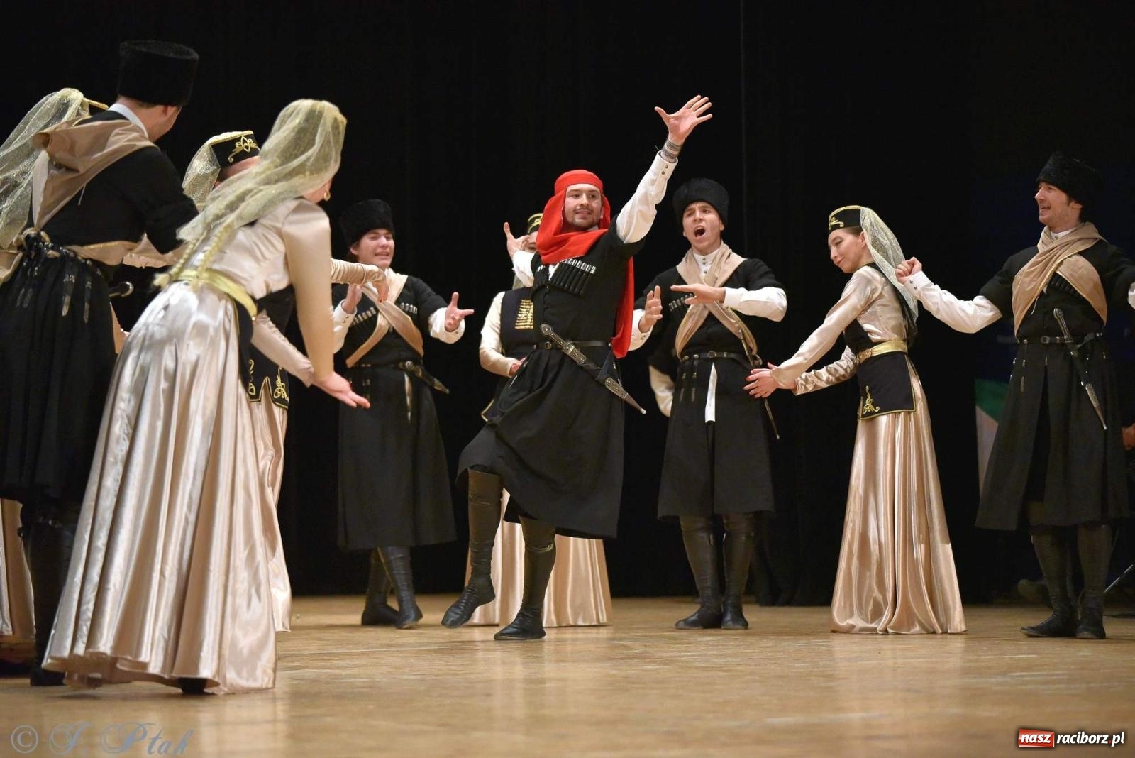 Zdjęcie w galerii na portalu naszraciborz.pl: Śląskie bez granic. Folklor z całego świata zagościł w Raciborzu [FOTO i WIDEO] wiadomości z regionu