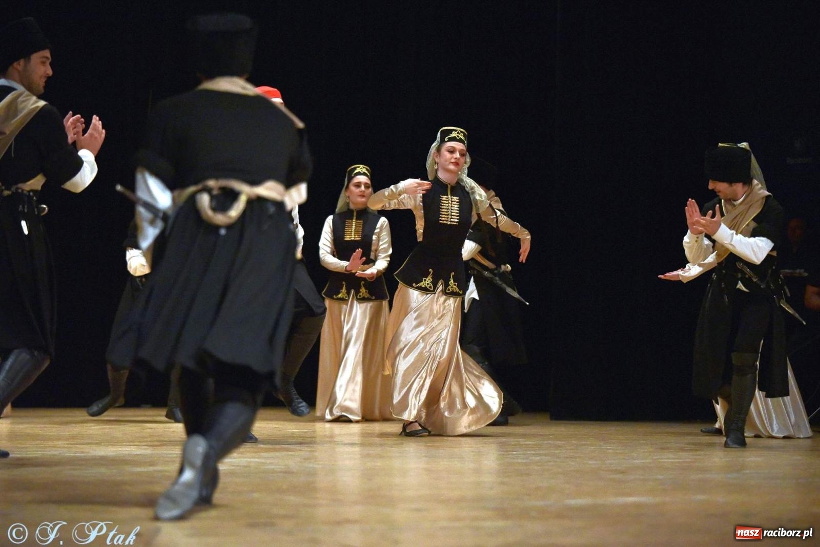 Zdjęcie w galerii na portalu naszraciborz.pl: Śląskie bez granic. Folklor z całego świata zagościł w Raciborzu [FOTO i WIDEO] wiadomości z regionu
