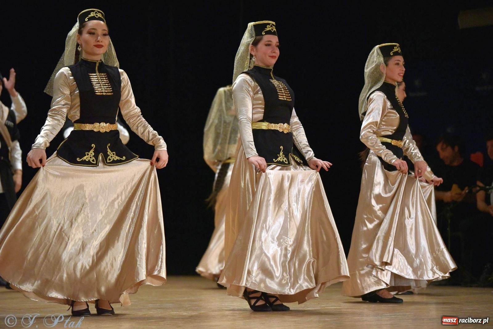 Zdjęcie w galerii na portalu naszraciborz.pl: Śląskie bez granic. Folklor z całego świata zagościł w Raciborzu [FOTO i WIDEO] wiadomości z regionu