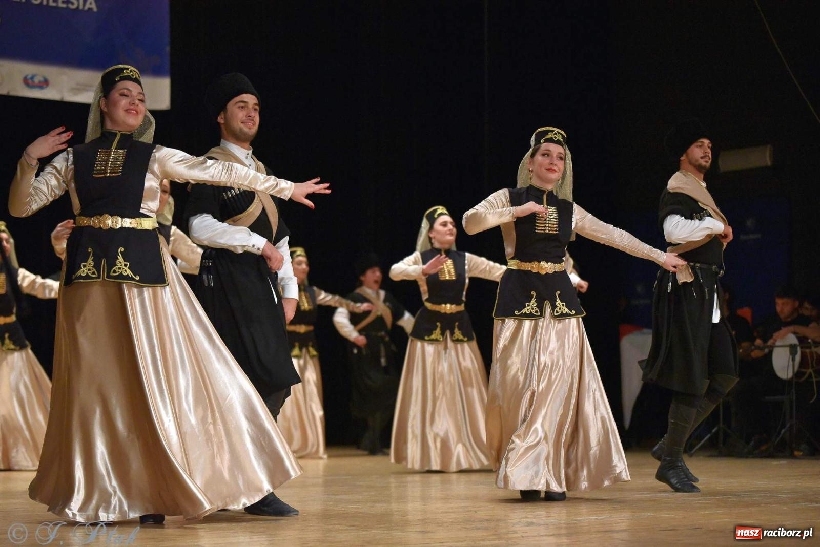 Zdjęcie w galerii na portalu naszraciborz.pl: Śląskie bez granic. Folklor z całego świata zagościł w Raciborzu [FOTO i WIDEO] wiadomości z regionu