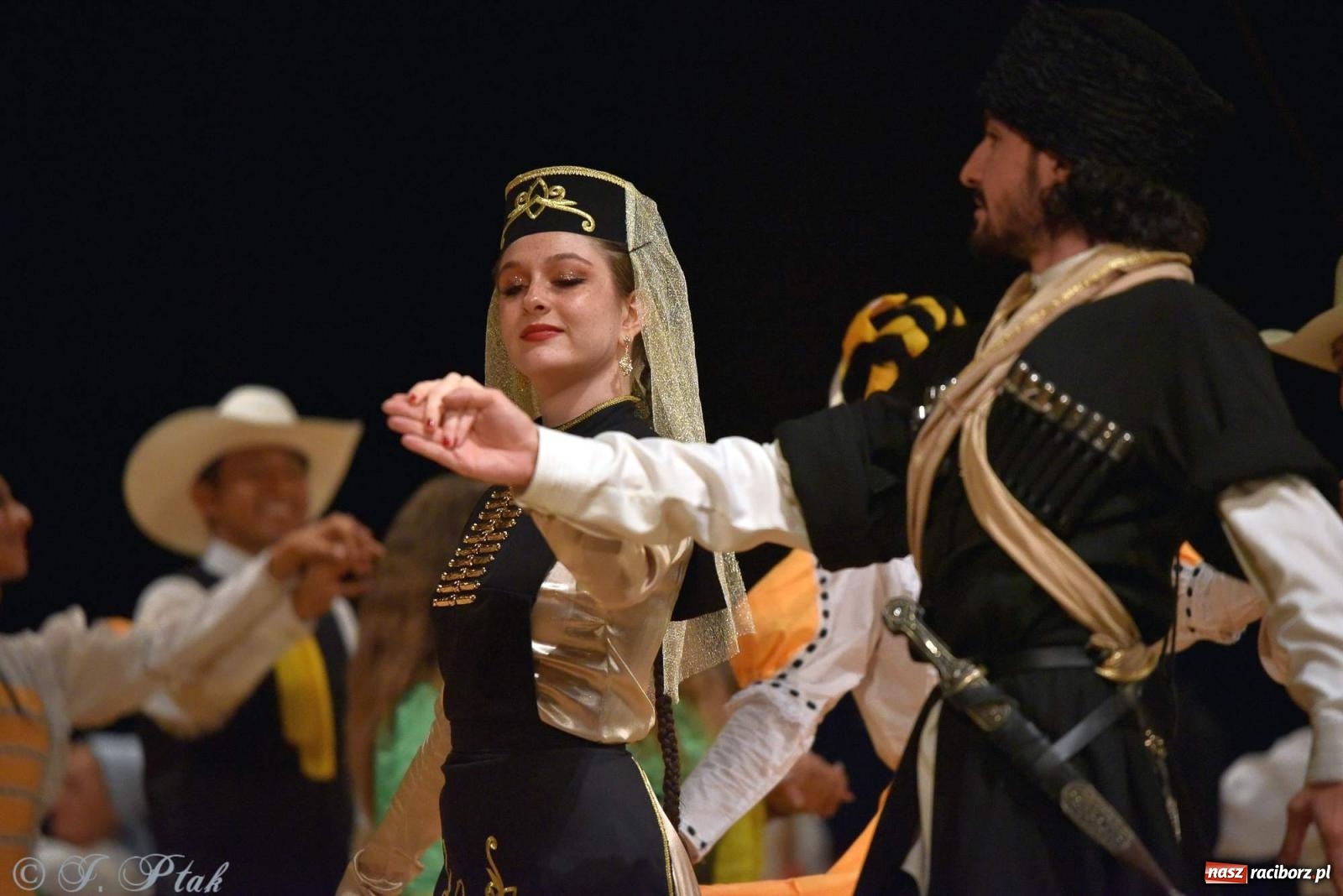 Zdjęcie w galerii na portalu naszraciborz.pl: Śląskie bez granic. Folklor z całego świata zagościł w Raciborzu [FOTO i WIDEO] wiadomości z regionu