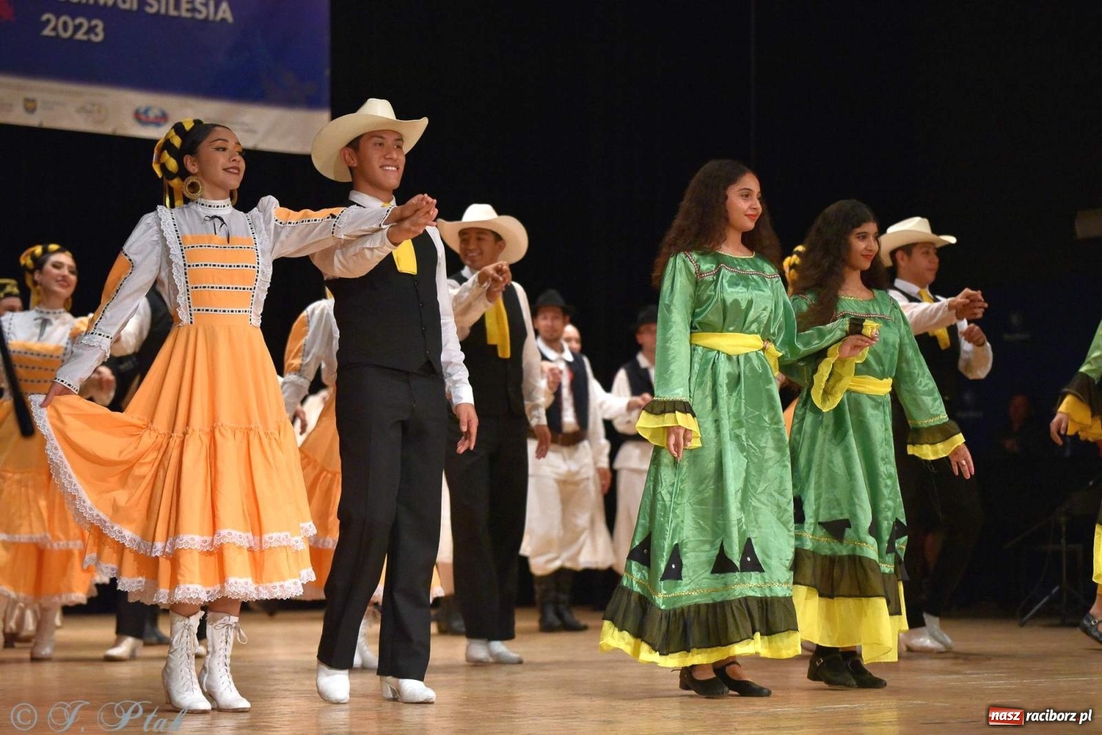 Zdjęcie w galerii na portalu naszraciborz.pl: Śląskie bez granic. Folklor z całego świata zagościł w Raciborzu [FOTO i WIDEO] wiadomości z regionu