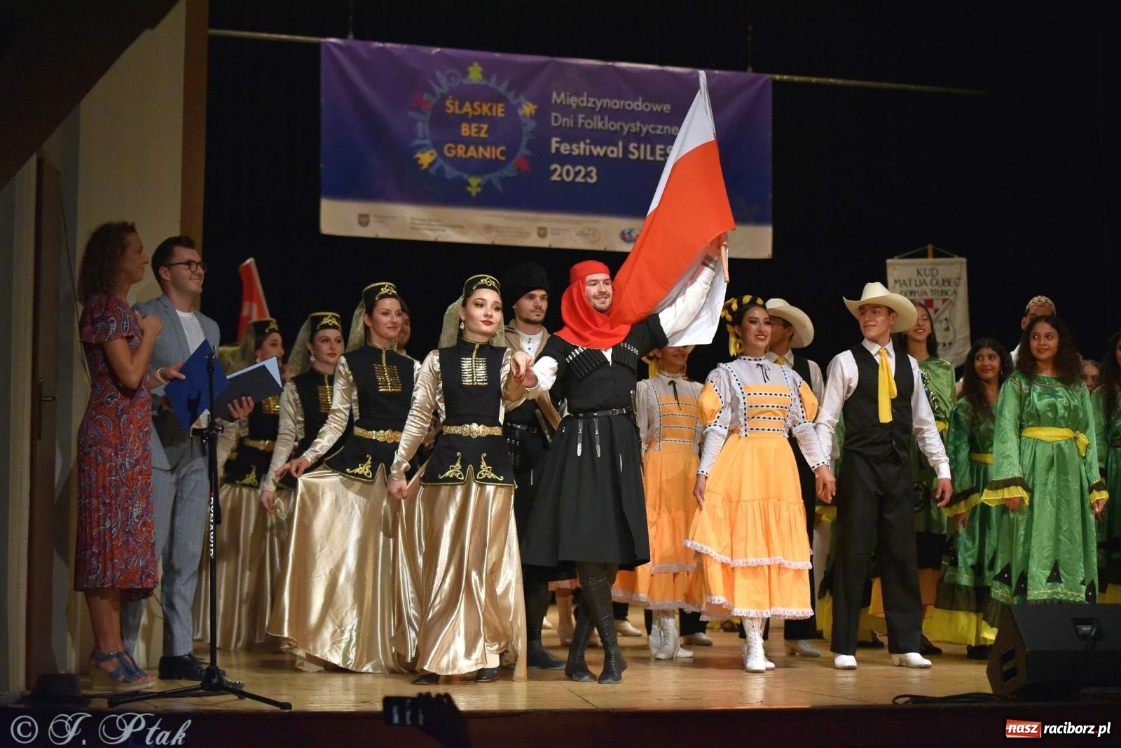 Zdjęcie w galerii na portalu naszraciborz.pl: Śląskie bez granic. Folklor z całego świata zagościł w Raciborzu [FOTO i WIDEO] wiadomości z regionu