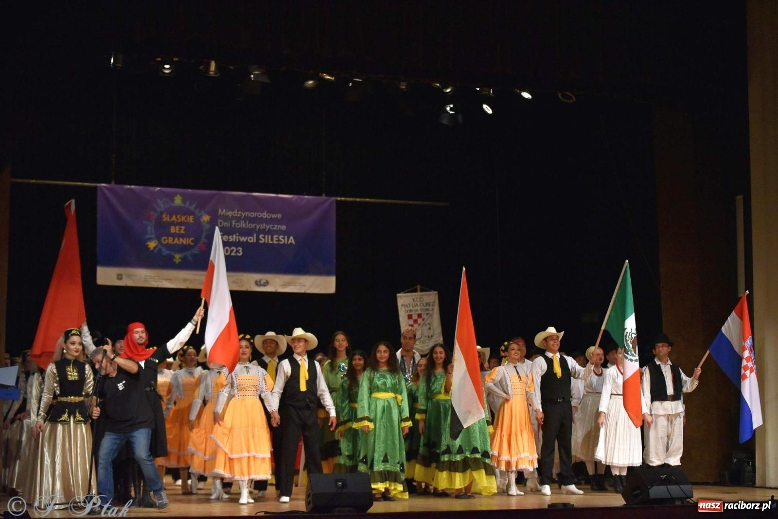 Zdjęcie w galerii na portalu naszraciborz.pl: Śląskie bez granic. Folklor z całego świata zagościł w Raciborzu [FOTO i WIDEO] wiadomości z regionu