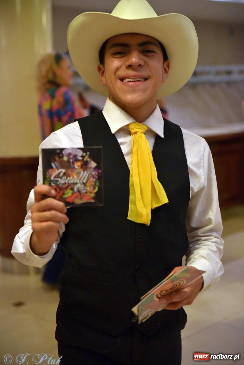 Zdjęcie w galerii na portalu naszraciborz.pl: Śląskie bez granic. Folklor z całego świata zagościł w Raciborzu [FOTO i WIDEO] wiadomości z regionu