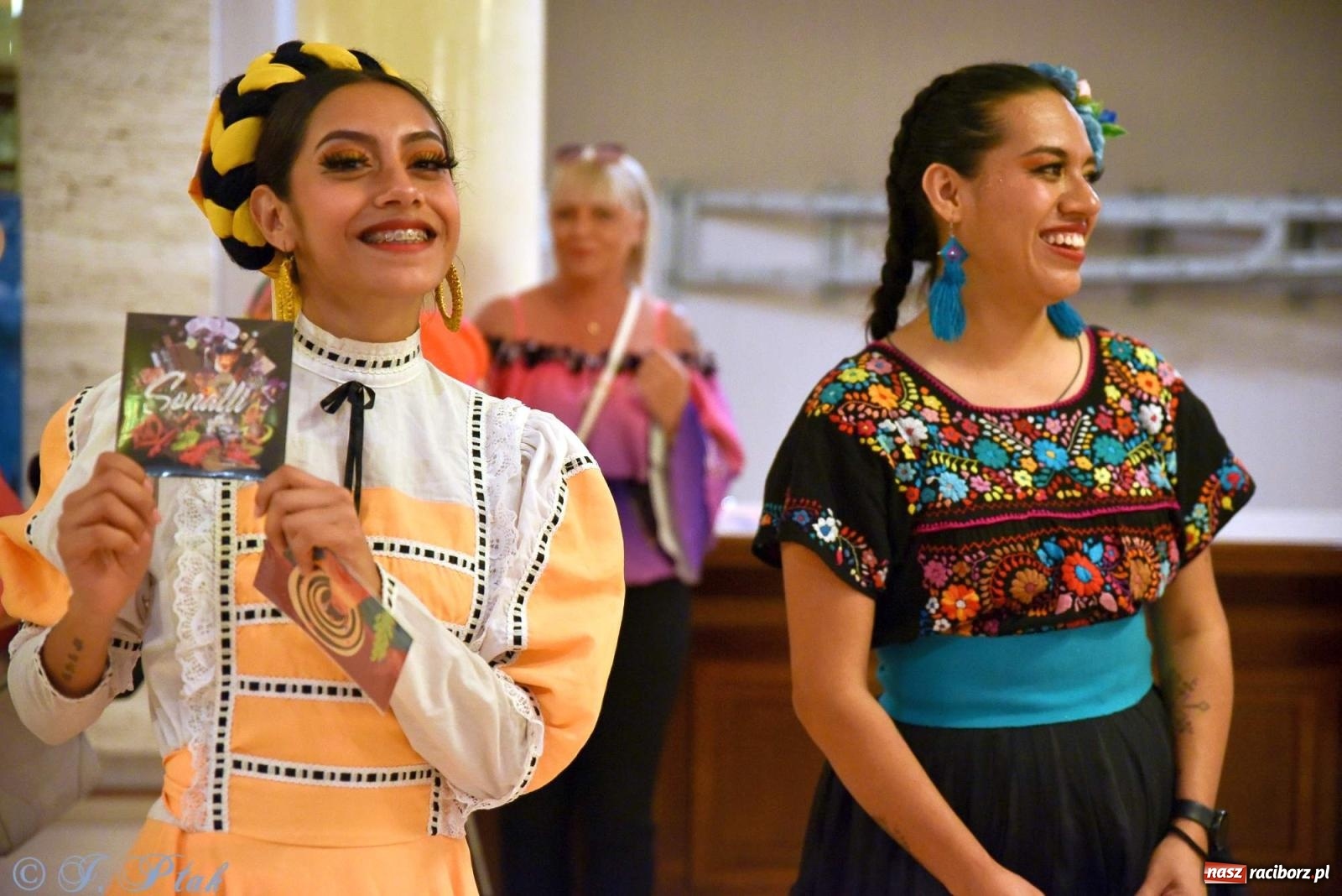 Zdjęcie w galerii na portalu naszraciborz.pl: Śląskie bez granic. Folklor z całego świata zagościł w Raciborzu [FOTO i WIDEO] wiadomości z regionu