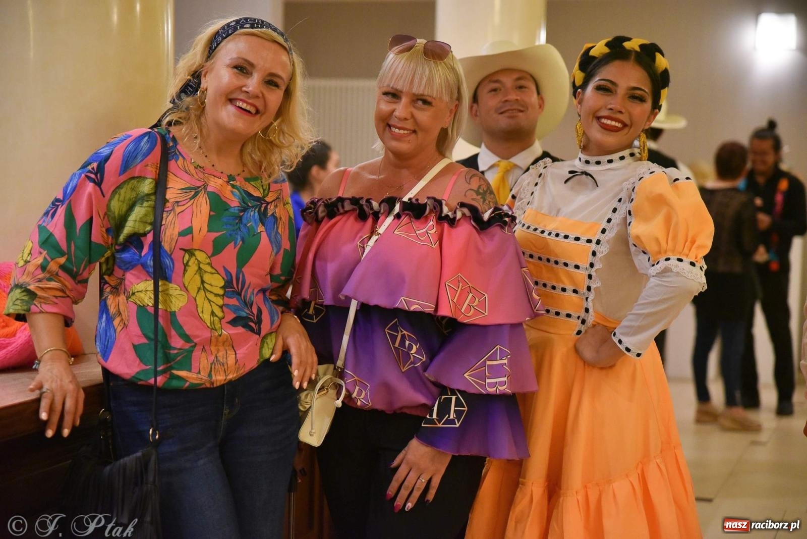 Zdjęcie w galerii na portalu naszraciborz.pl: Śląskie bez granic. Folklor z całego świata zagościł w Raciborzu [FOTO i WIDEO] wiadomości z regionu