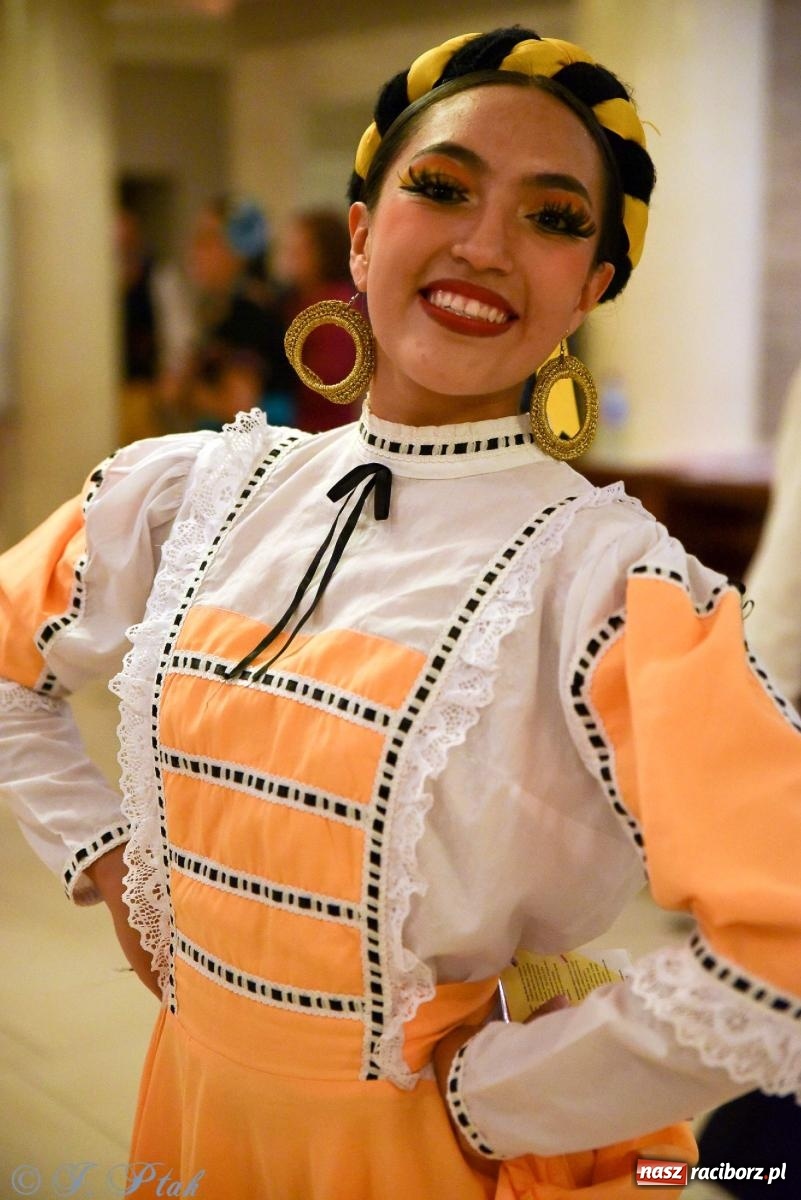 Zdjęcie w galerii na portalu naszraciborz.pl: Śląskie bez granic. Folklor z całego świata zagościł w Raciborzu [FOTO i WIDEO] wiadomości z regionu