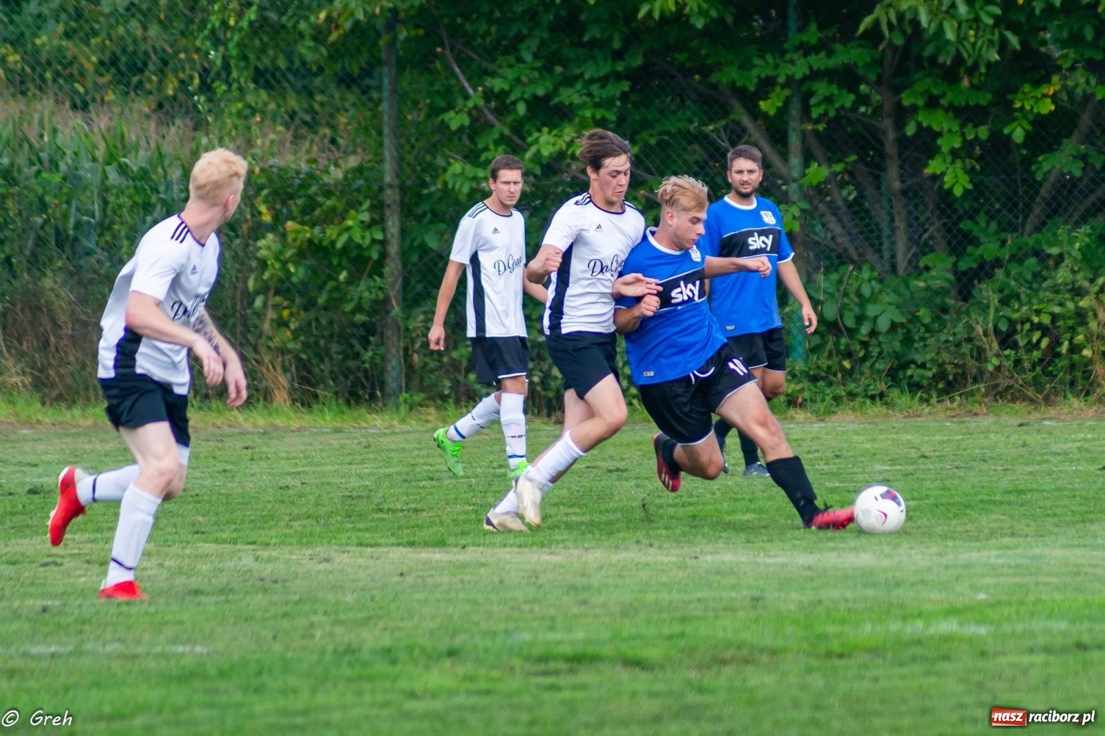 Zdjęcie w galerii na portalu naszraciborz.pl: Cieniawa-Tatara show przy Sudeckiej. Wicher na kolanach [FOTO] wiadomości z regionu