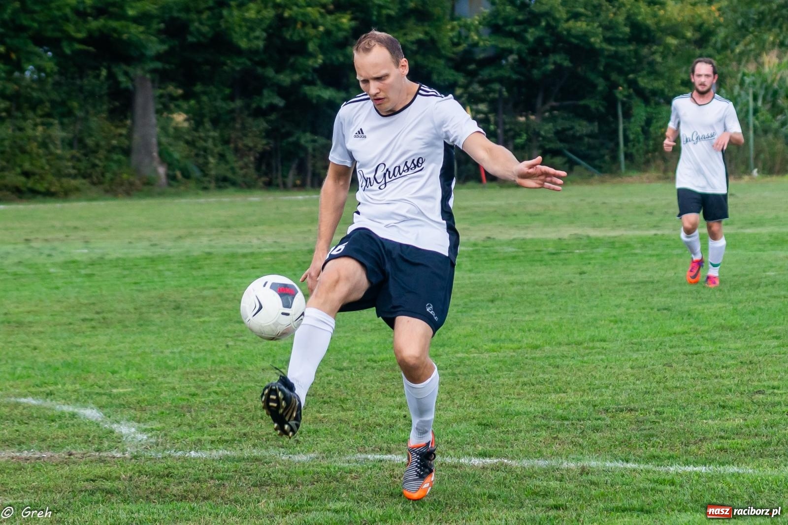 Zdjęcie w galerii na portalu naszraciborz.pl: Cieniawa-Tatara show przy Sudeckiej. Wicher na kolanach [FOTO] wiadomości z regionu