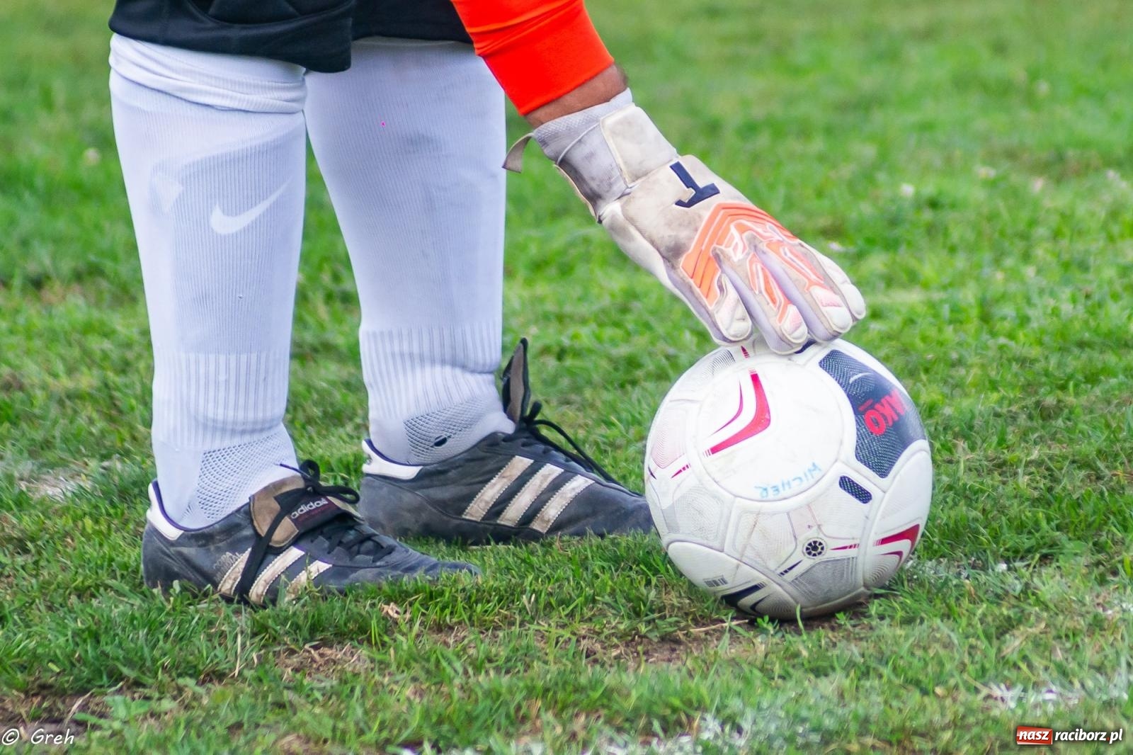 Zdjęcie w galerii na portalu naszraciborz.pl: Cieniawa-Tatara show przy Sudeckiej. Wicher na kolanach [FOTO] wiadomości z regionu