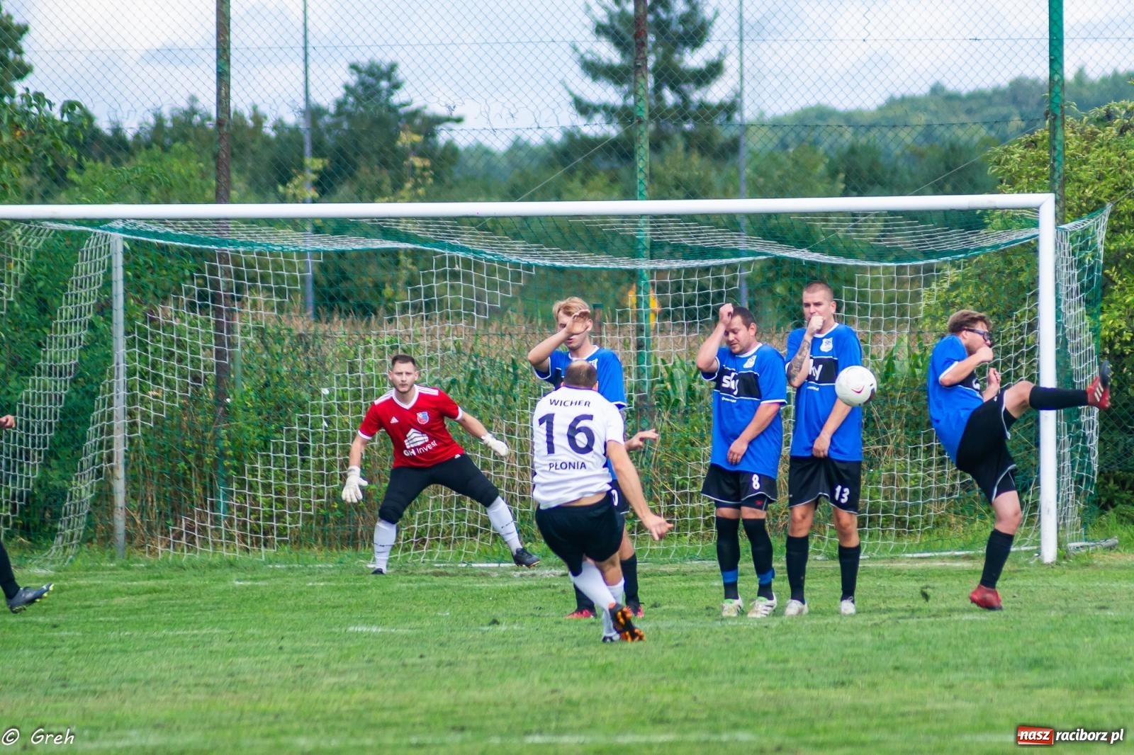 Zdjęcie w galerii na portalu naszraciborz.pl: Cieniawa-Tatara show przy Sudeckiej. Wicher na kolanach [FOTO] wiadomości z regionu